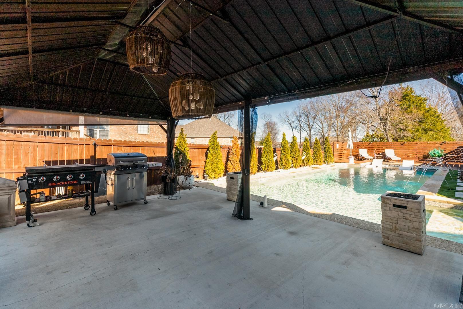 335  Vintage  Conway, AR