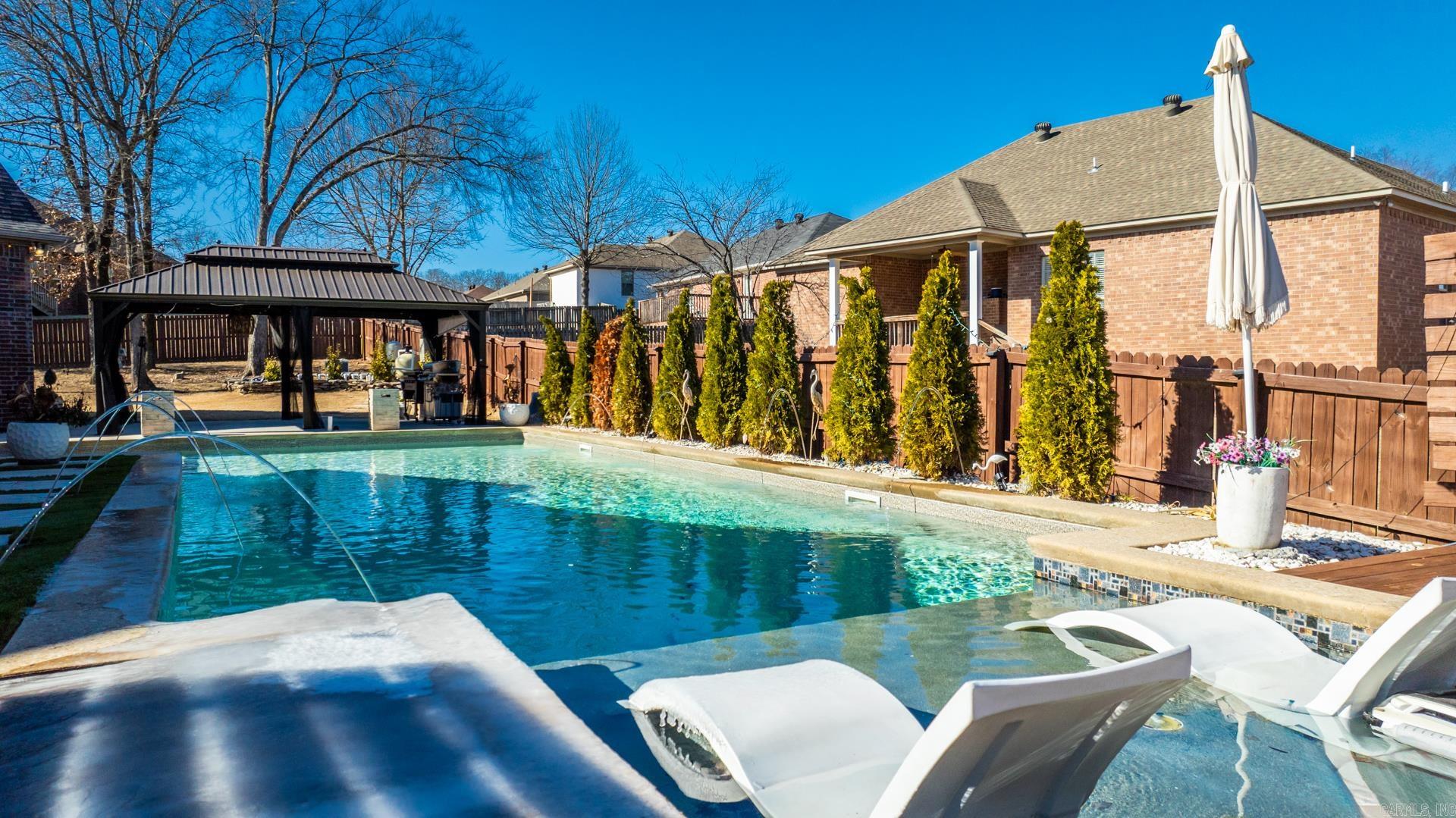 335  Vintage  Conway, AR