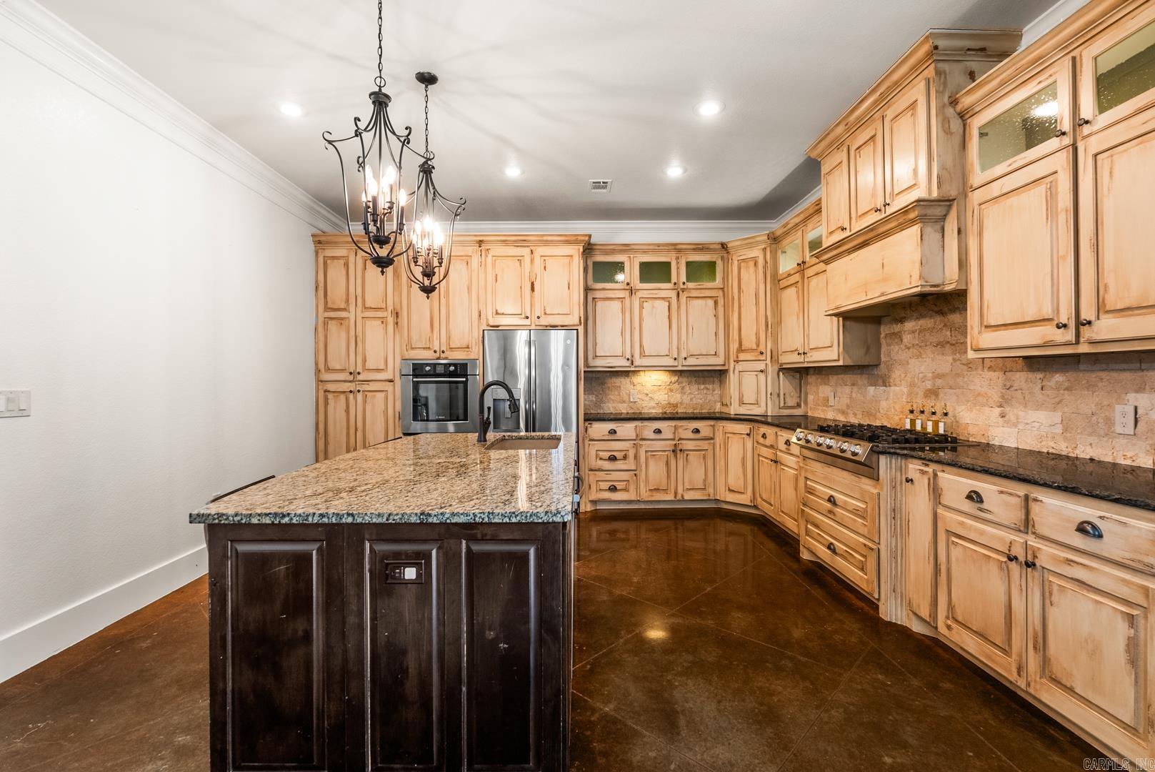 335  Vintage  Conway, AR