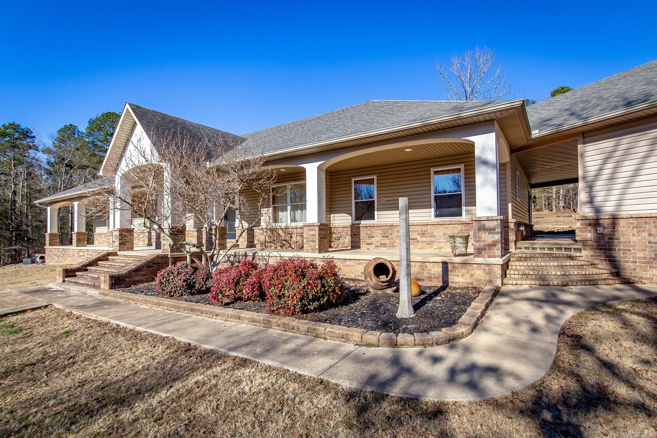 165  Country Oaks Drive  Clinton, AR