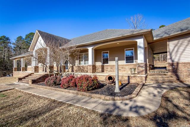 165  Country Oaks Drive  Clinton, AR