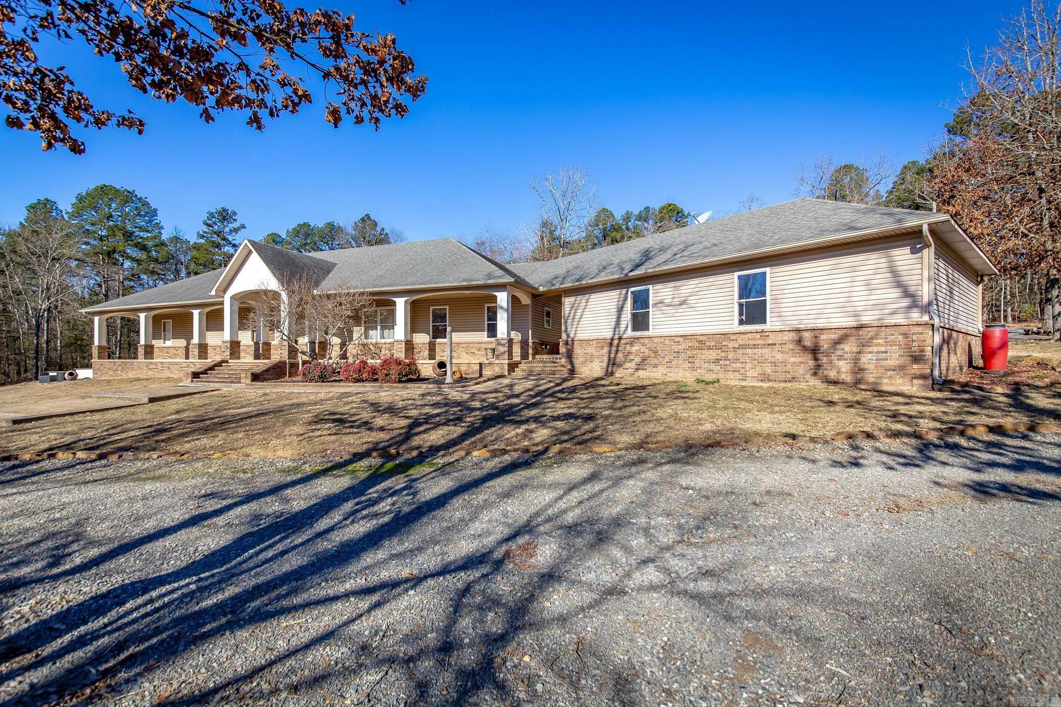 165  Country Oaks Drive  Clinton, AR