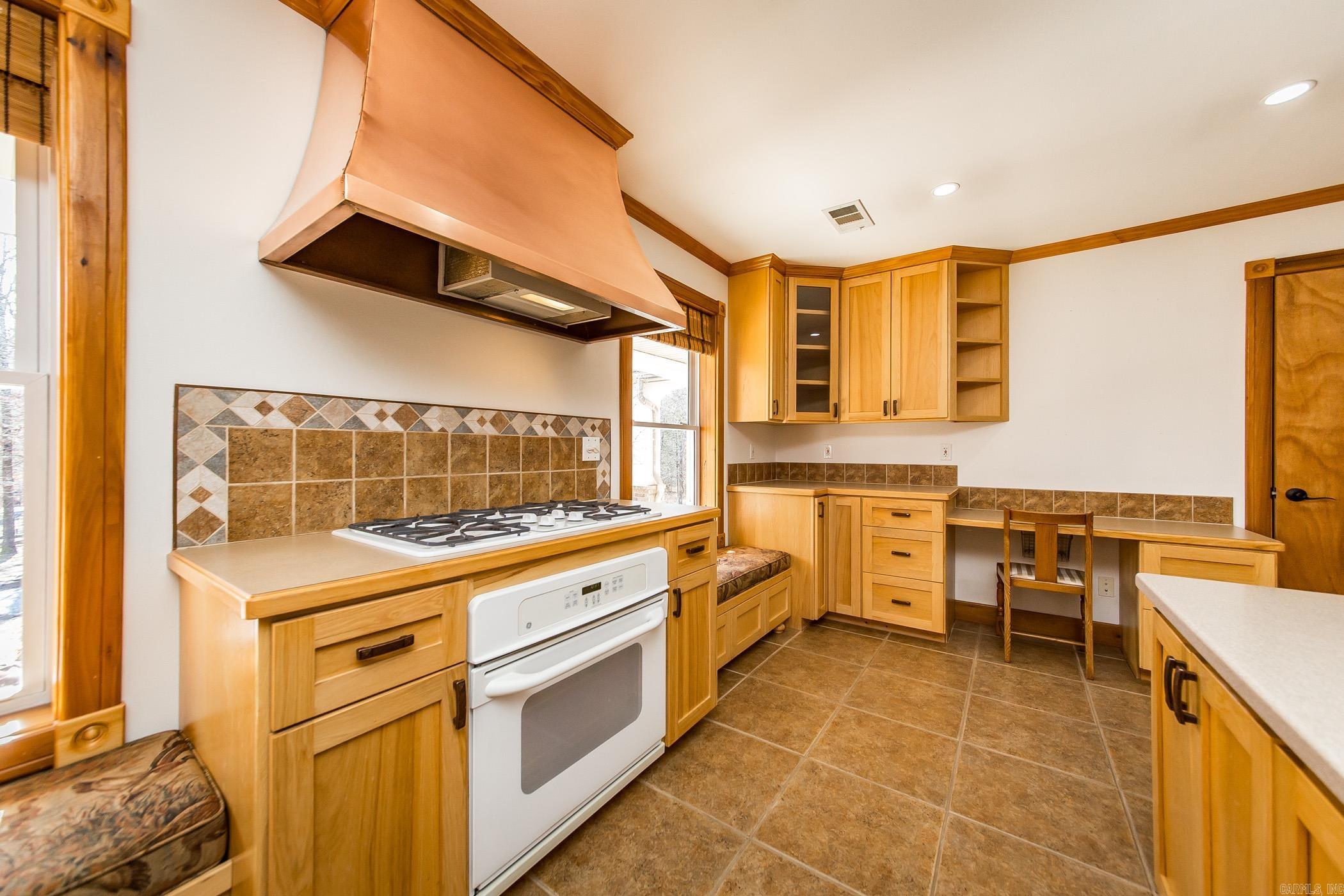 165  Country Oaks Drive  Clinton, AR