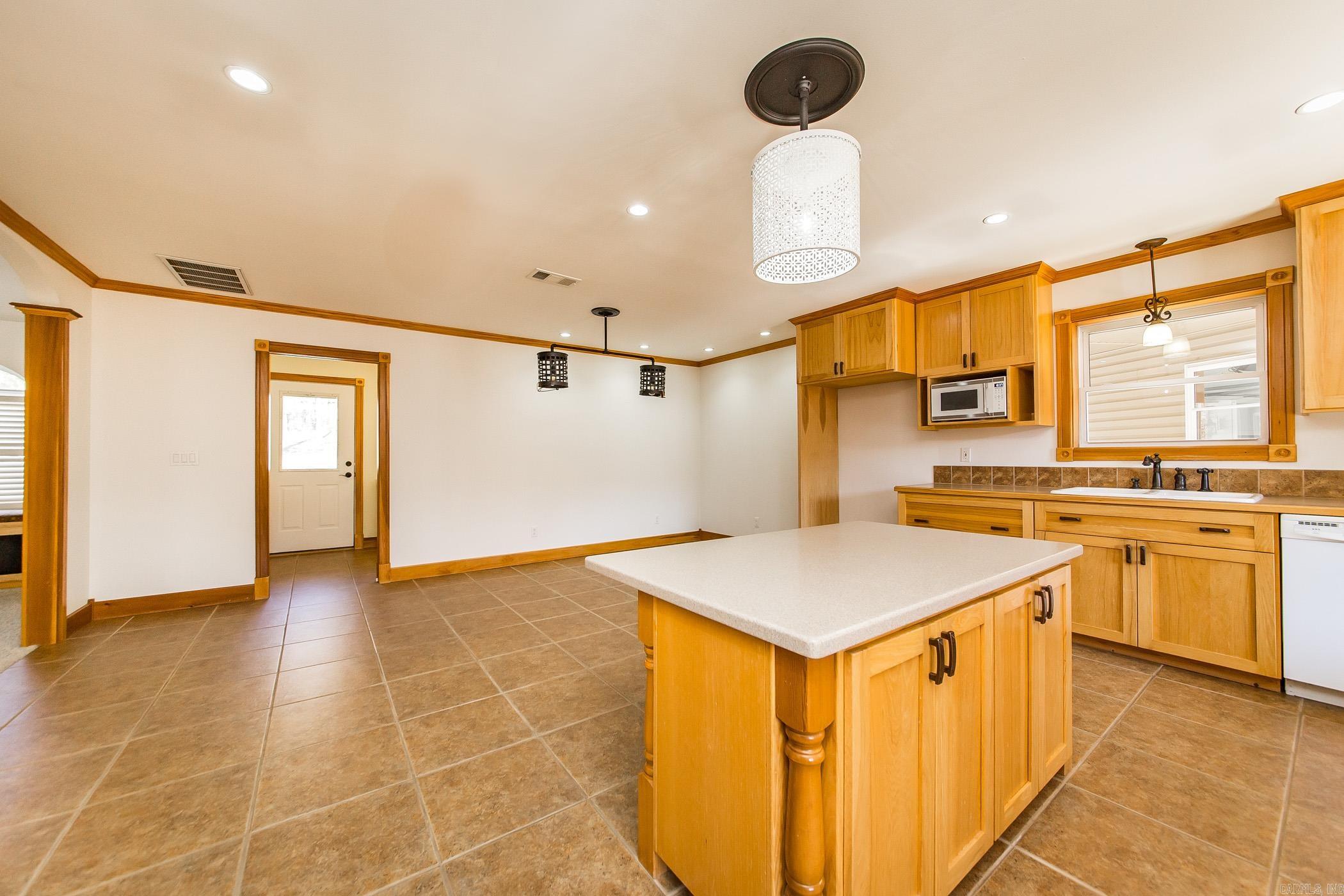 165  Country Oaks Drive  Clinton, AR