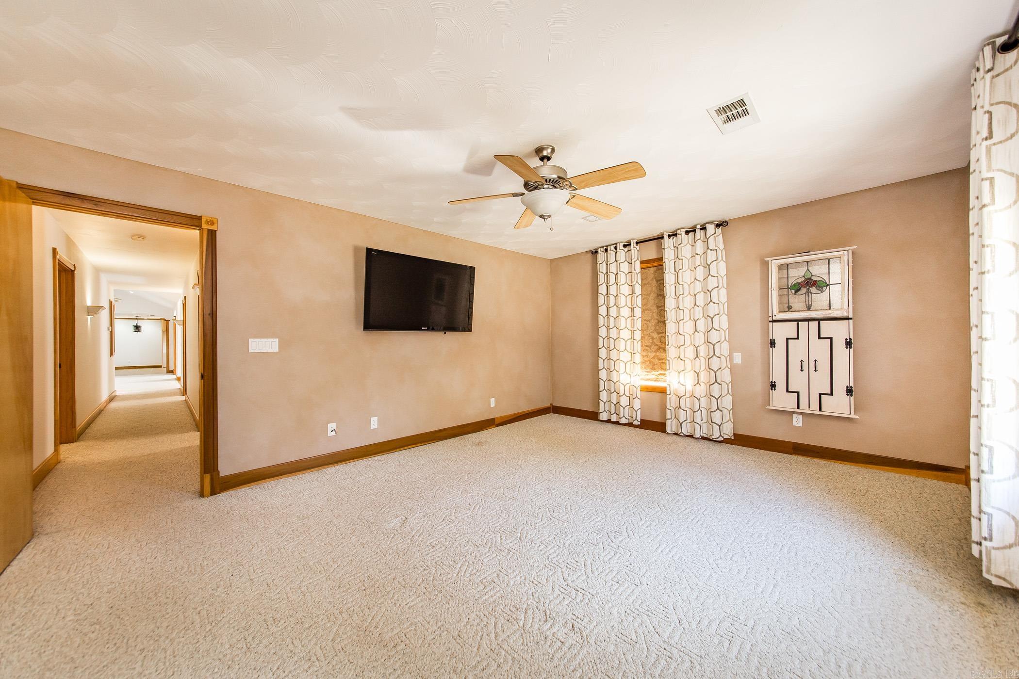 165  Country Oaks Drive  Clinton, AR