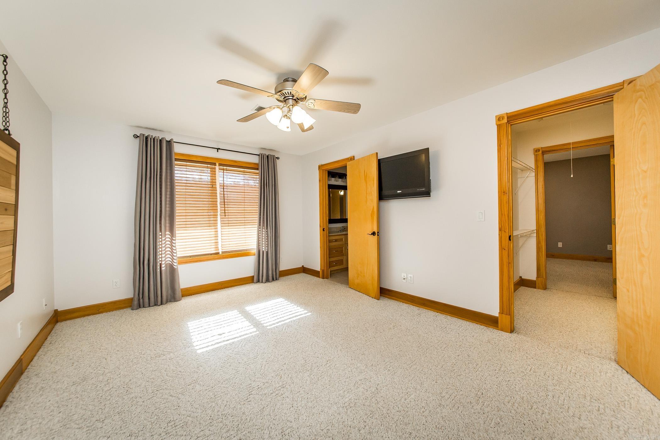 165  Country Oaks Drive  Clinton, AR