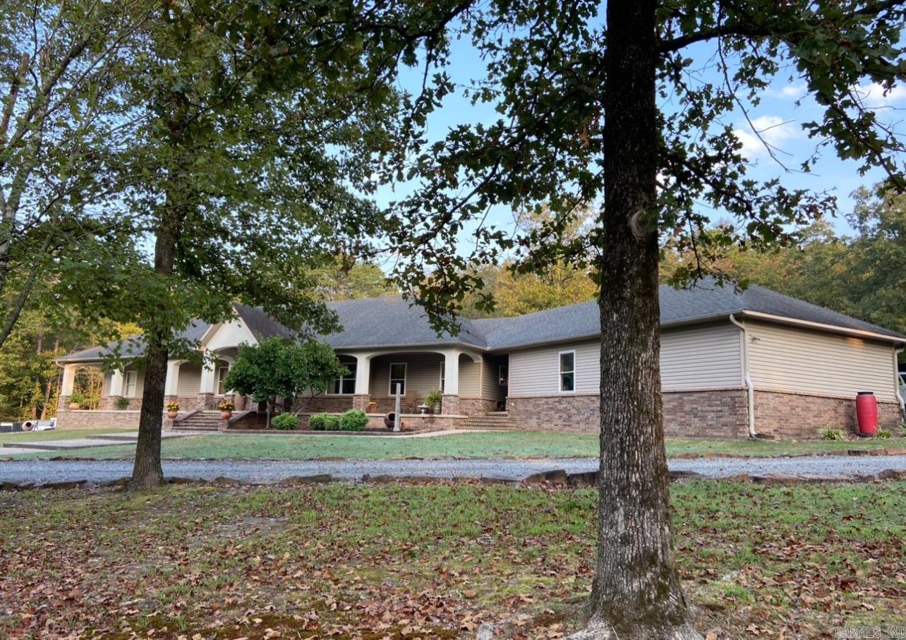 165  Country Oaks Drive  Clinton, AR