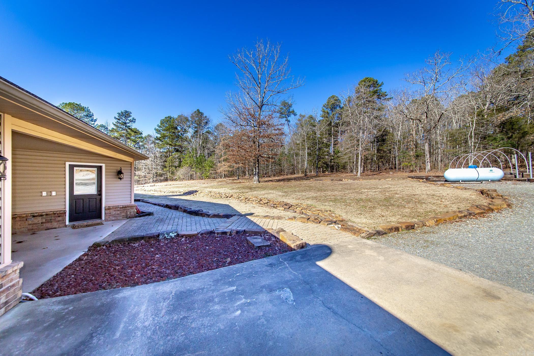 165  Country Oaks Drive  Clinton, AR