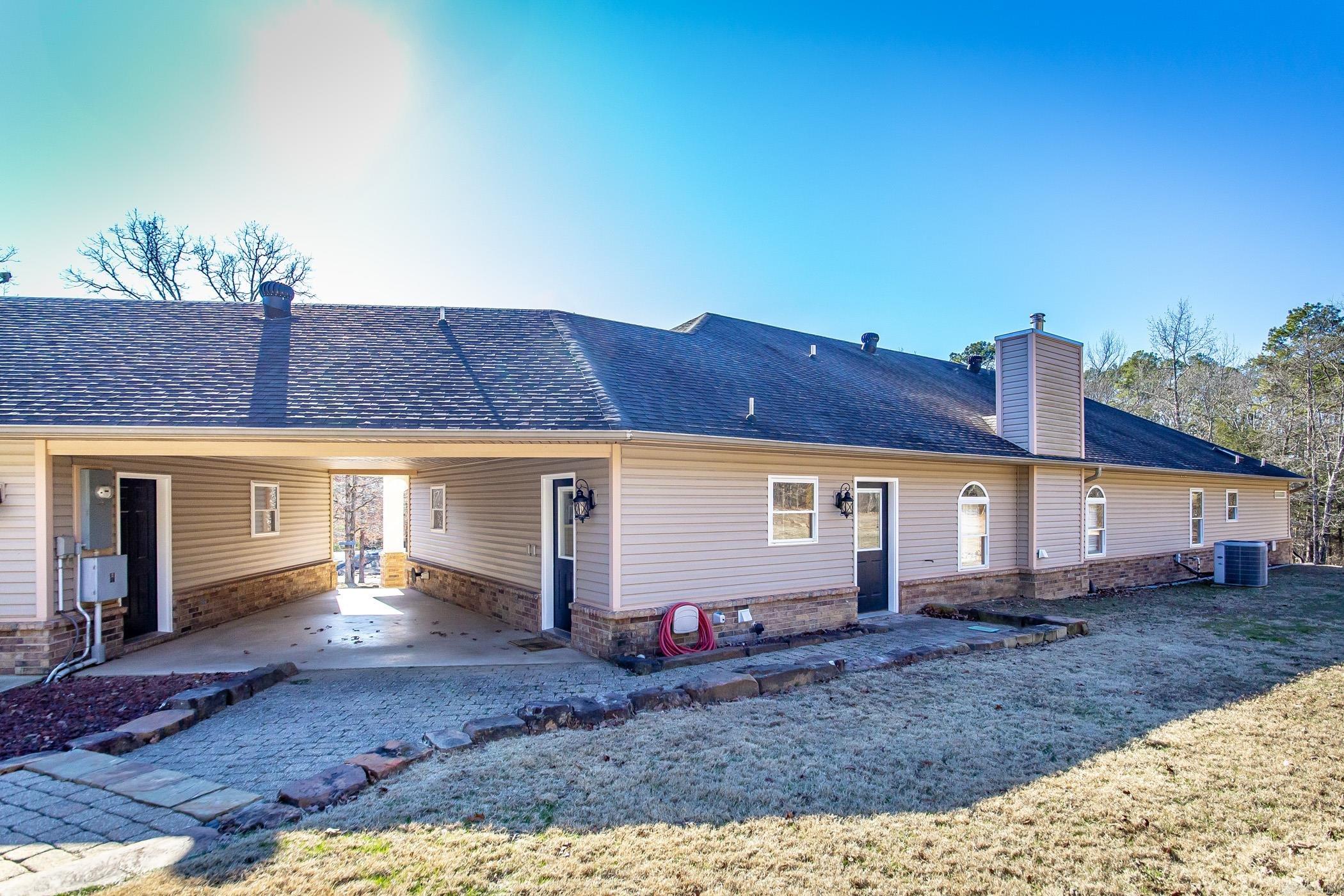 165  Country Oaks Drive  Clinton, AR