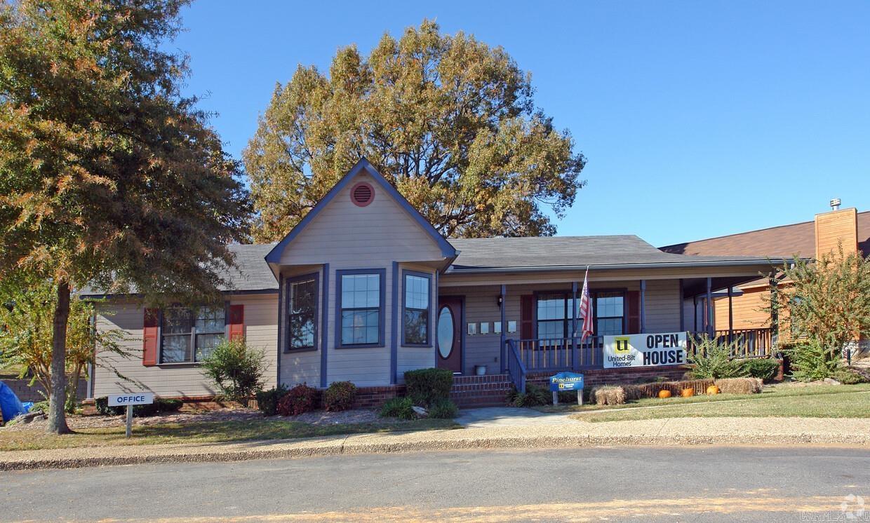 5924 S University Ave  Little Rock, AR