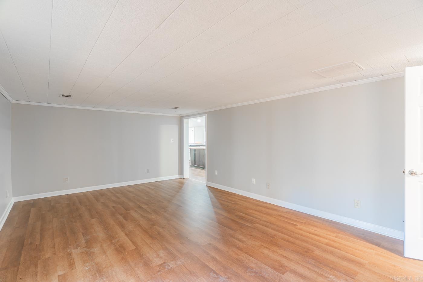 4924 Peachtree Avenue Jonesboro, AR 72405