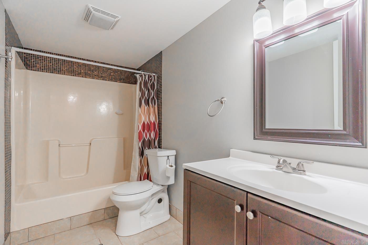 4924 Peachtree Avenue Jonesboro, AR 72405