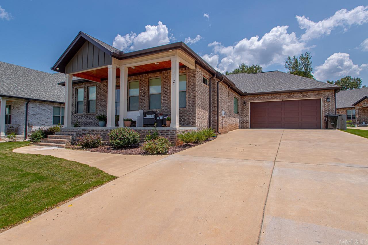 1121  Essex  Benton, AR