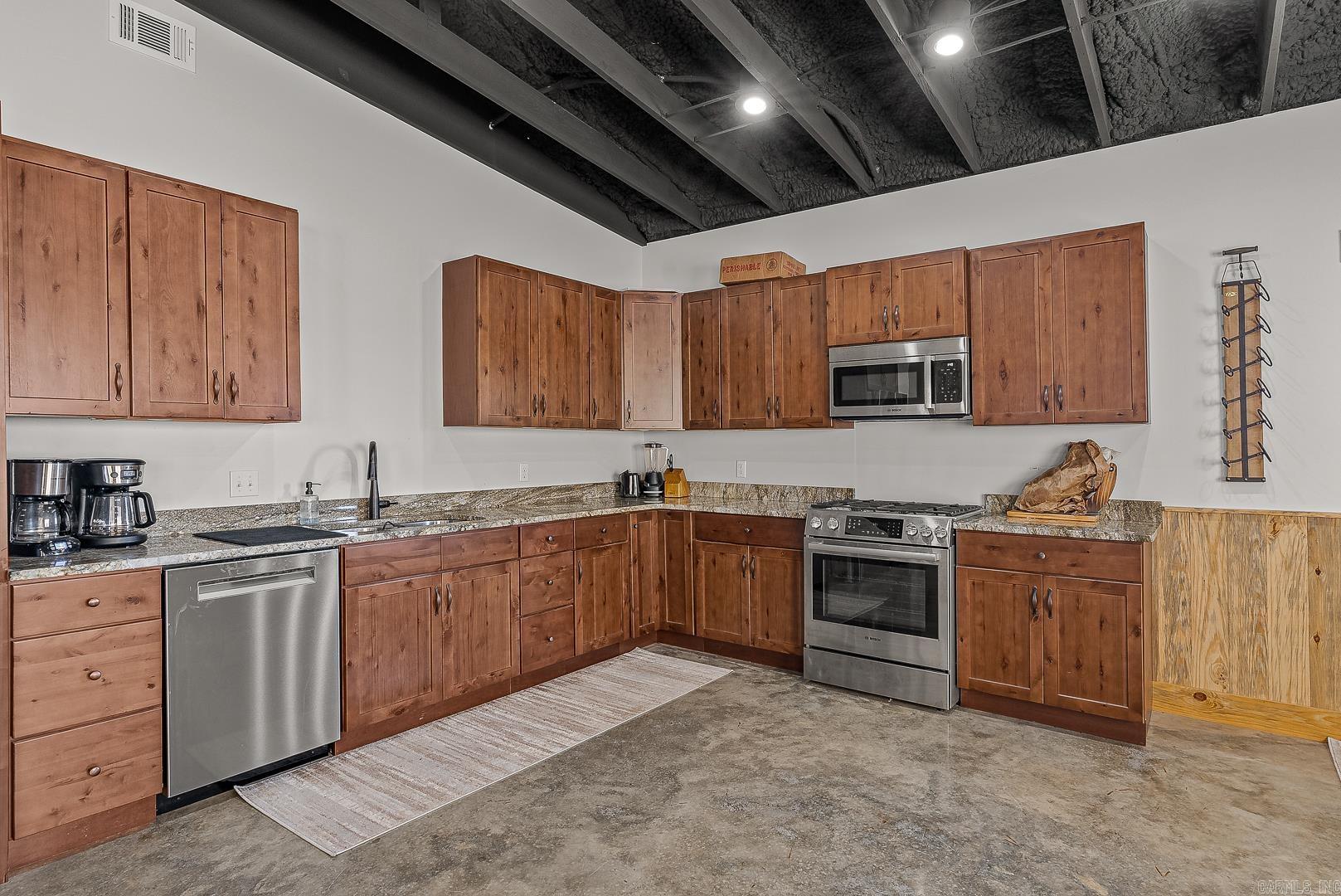 1244  County Road 157  Cash, AR