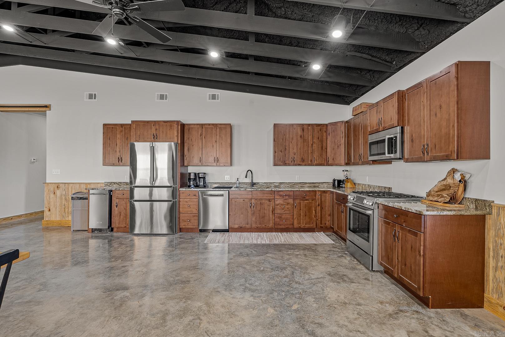 1244  County Road 157  Cash, AR