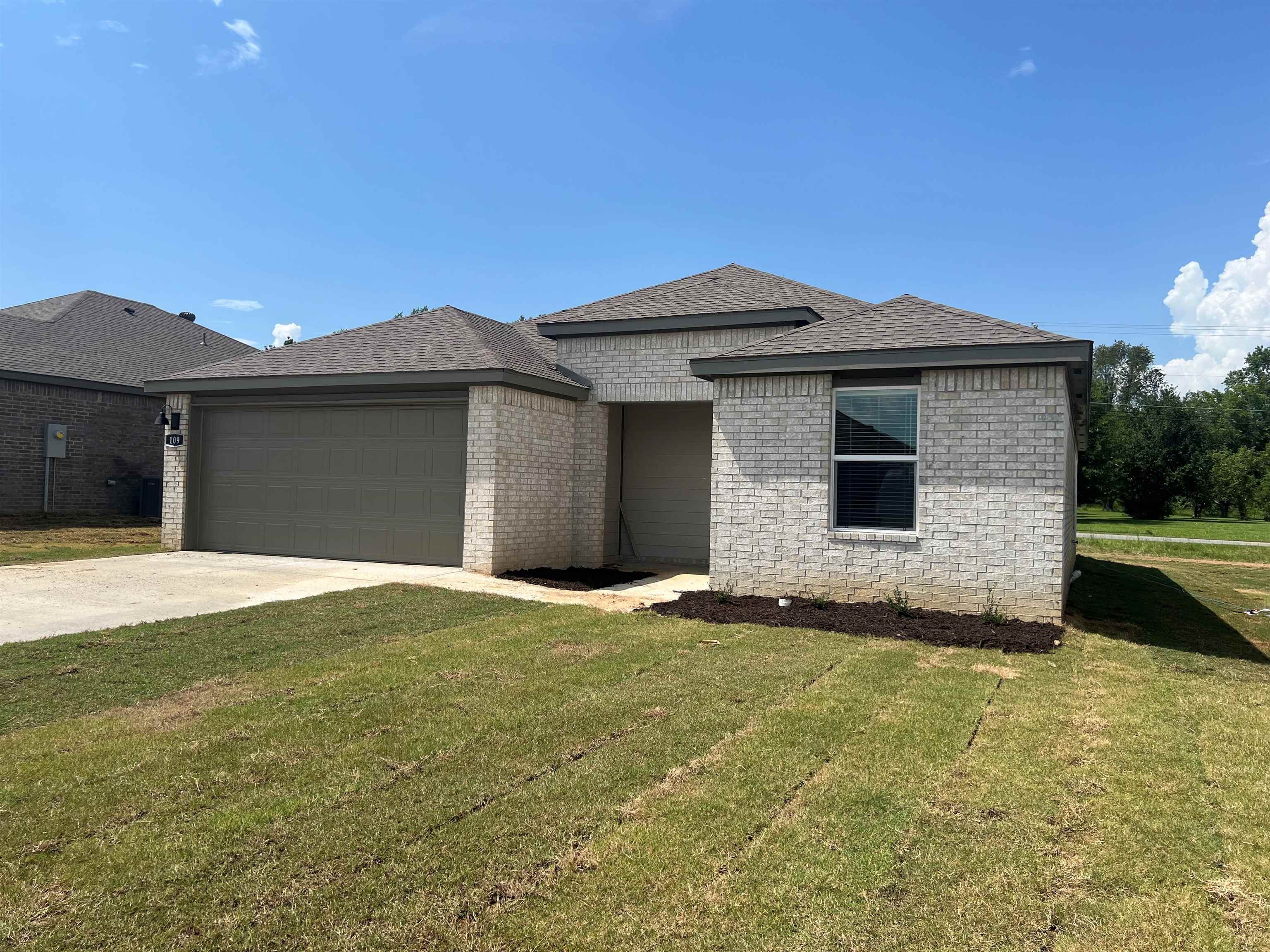 109 E Fredonia Court