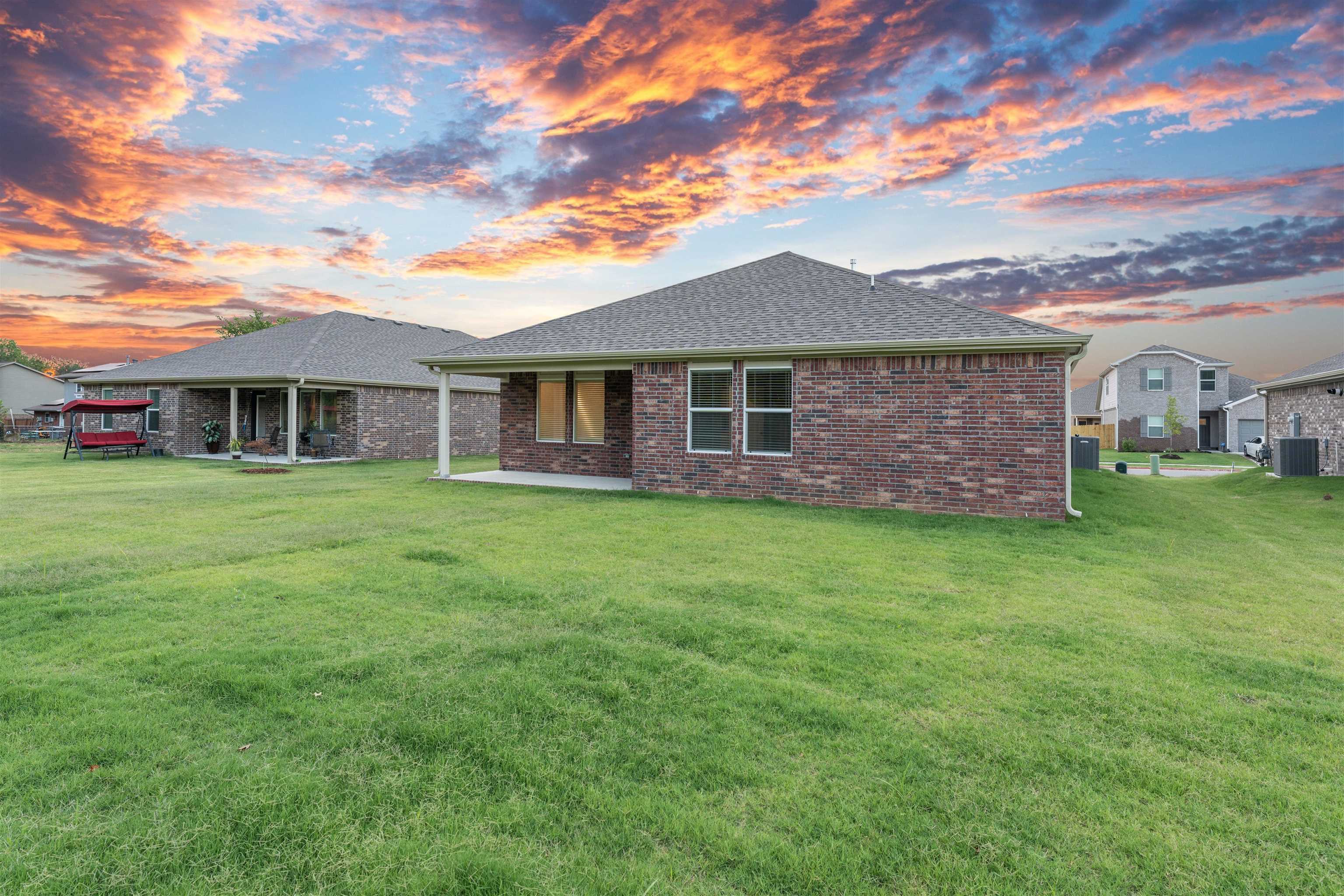 8 E Fredonia  Mayflower, AR