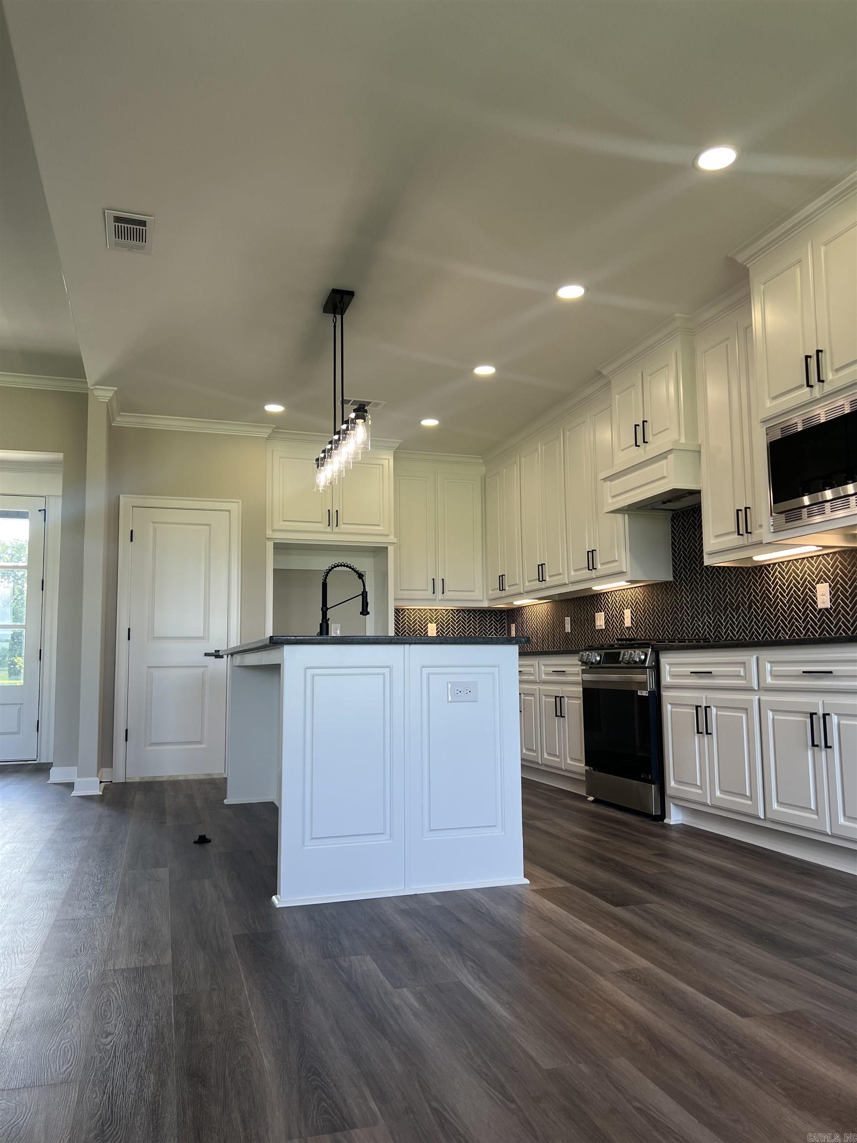 13530 Smarty Jones Dr. Scott, AR 72142