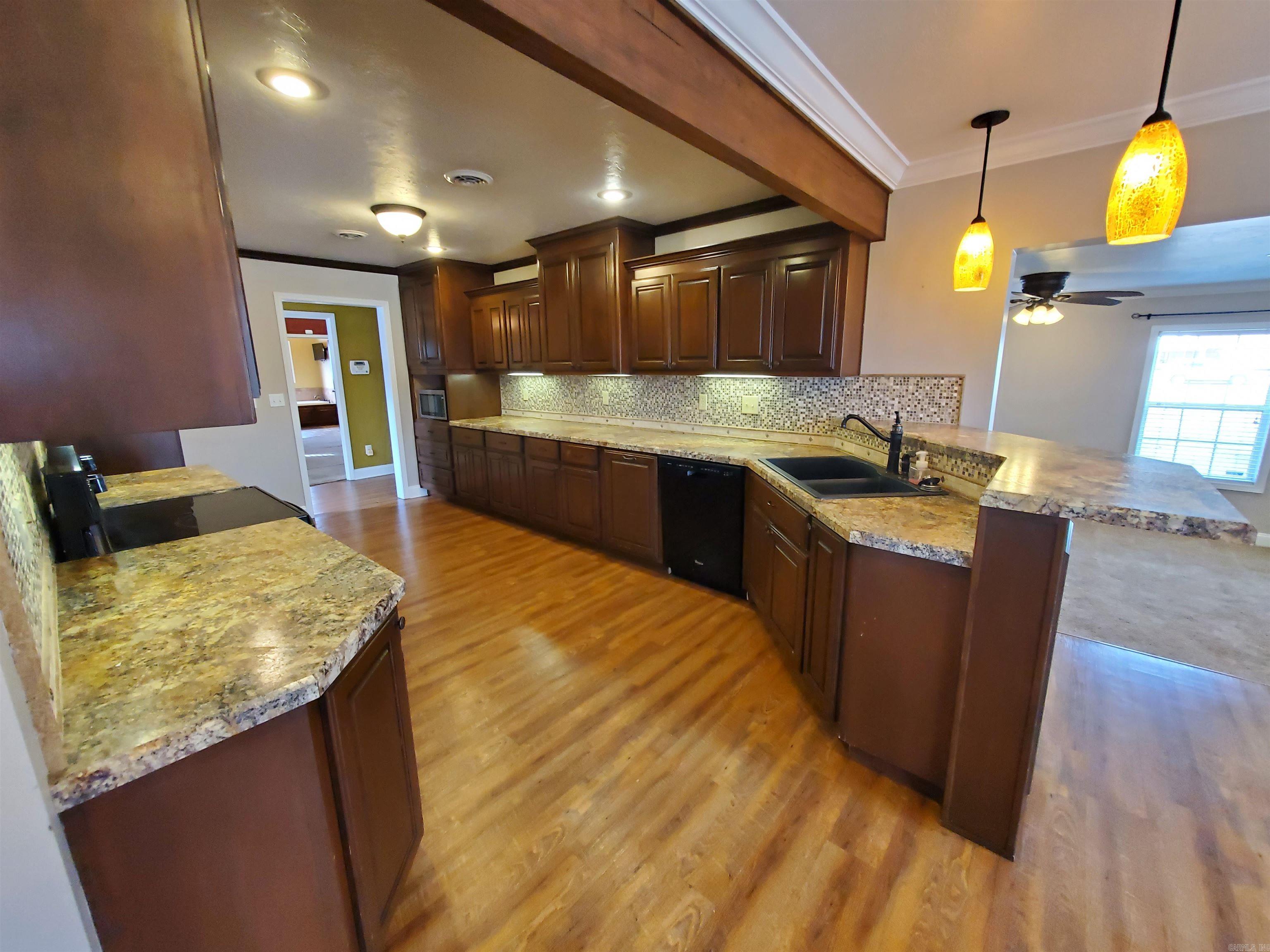 141 S 6th  Piggott, AR