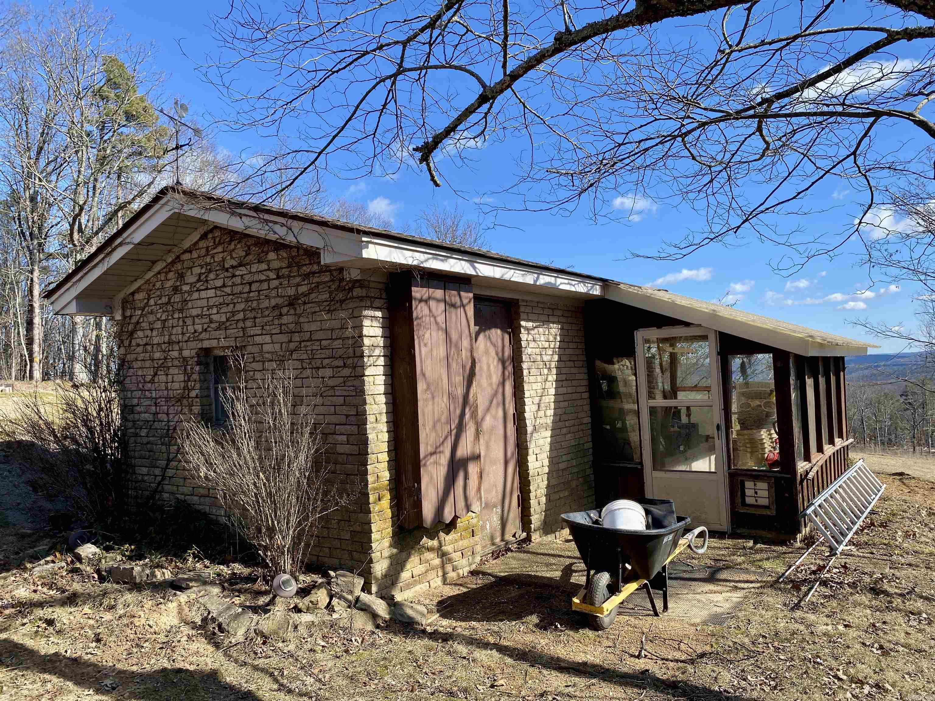 1671  County Road 4501  Ozone, AR