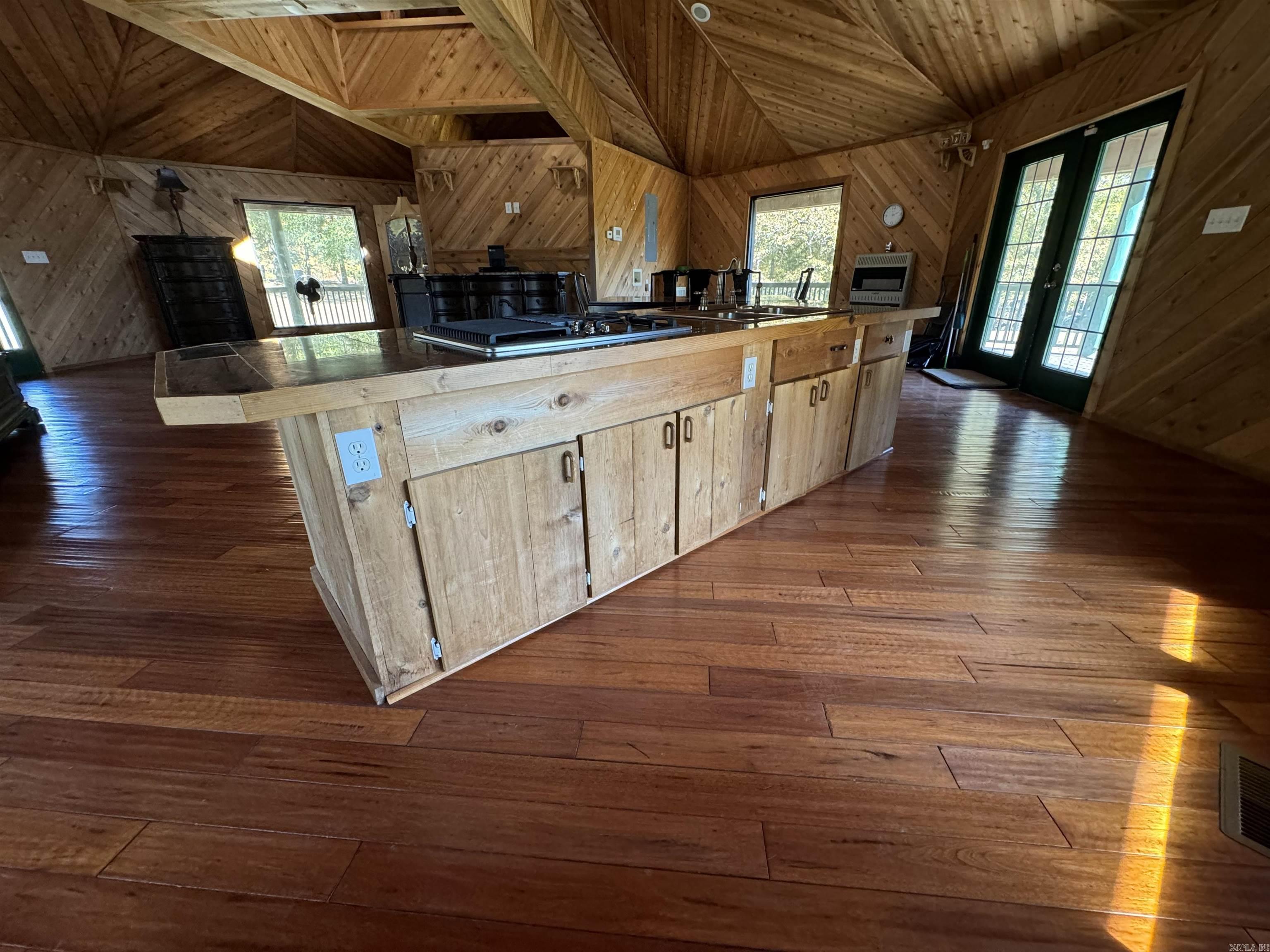 111 E Davis  Romance, AR
