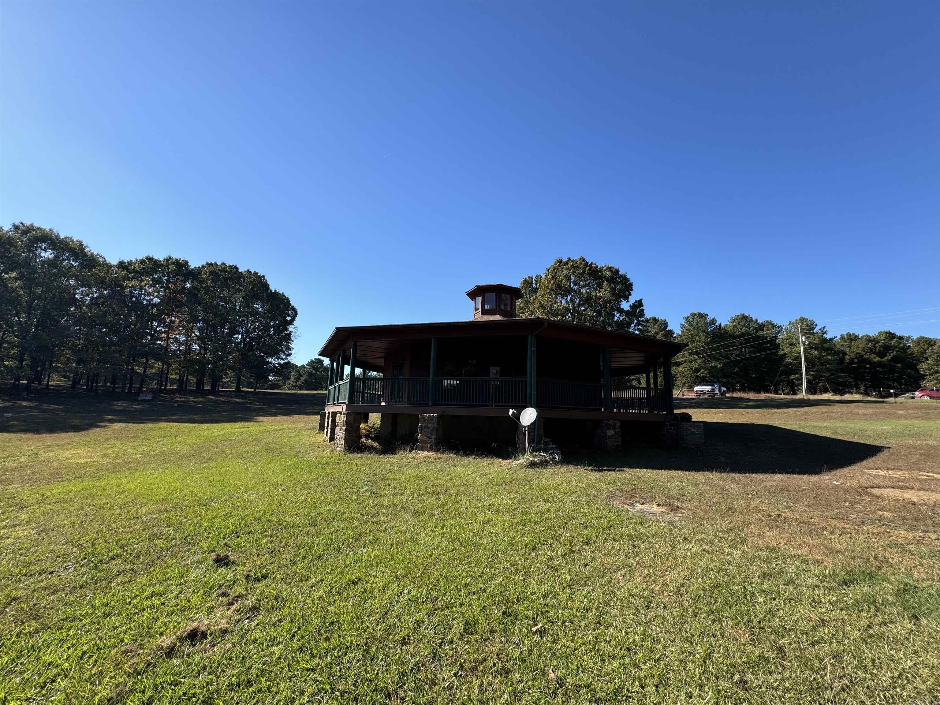 111 E Davis  Romance, AR
