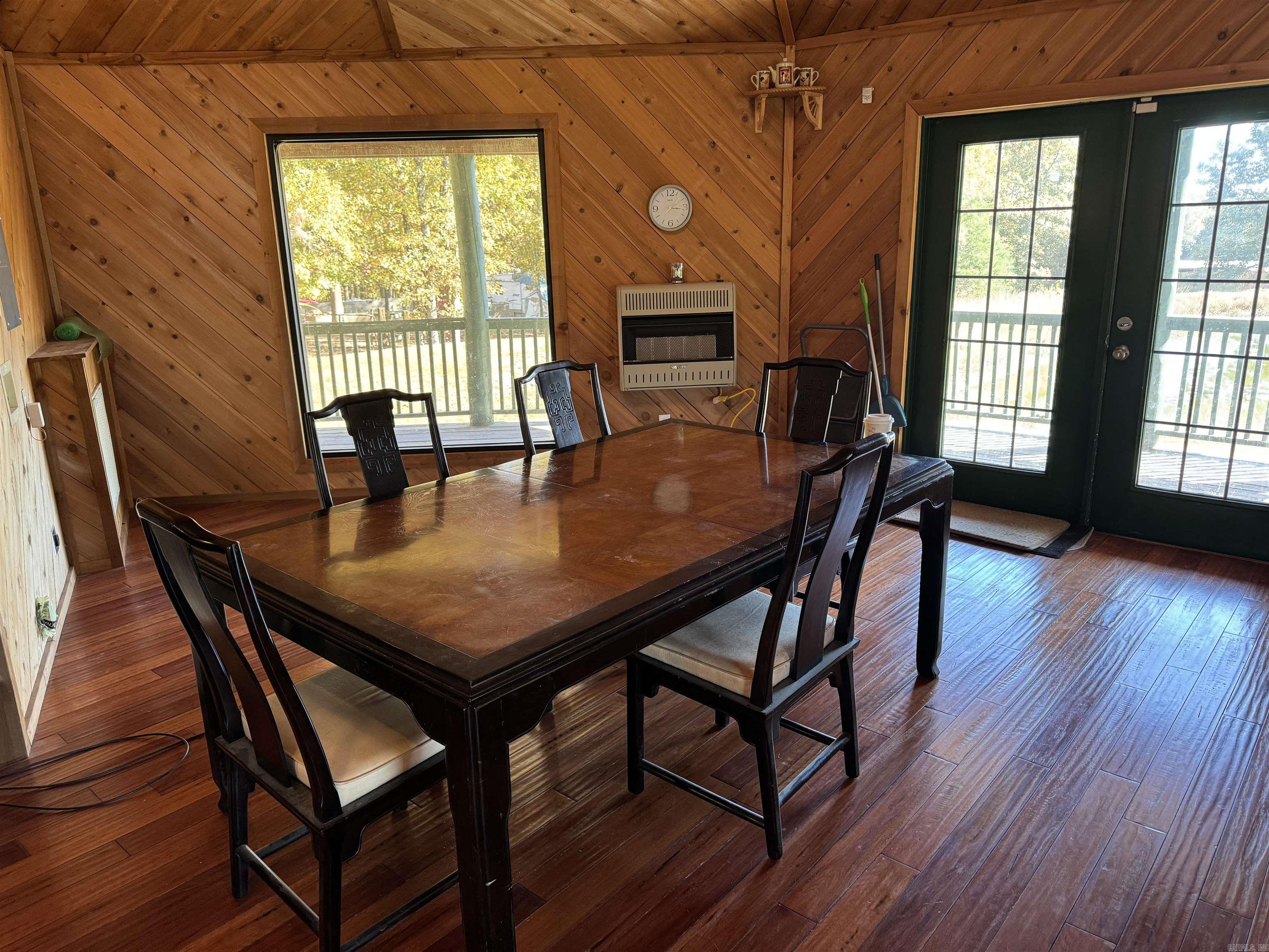 111 E Davis  Romance, AR