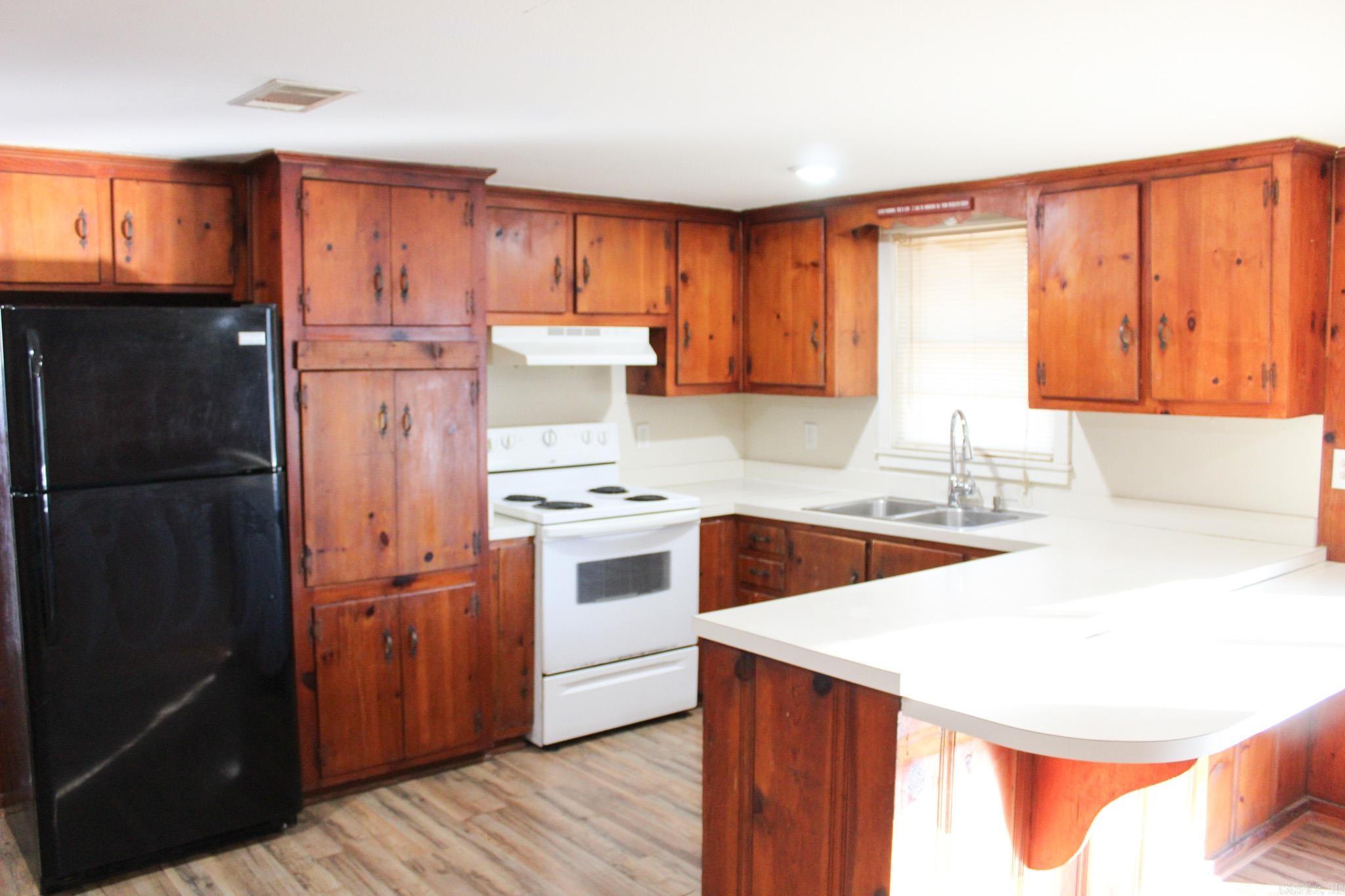 507 W Academy  Searcy, AR