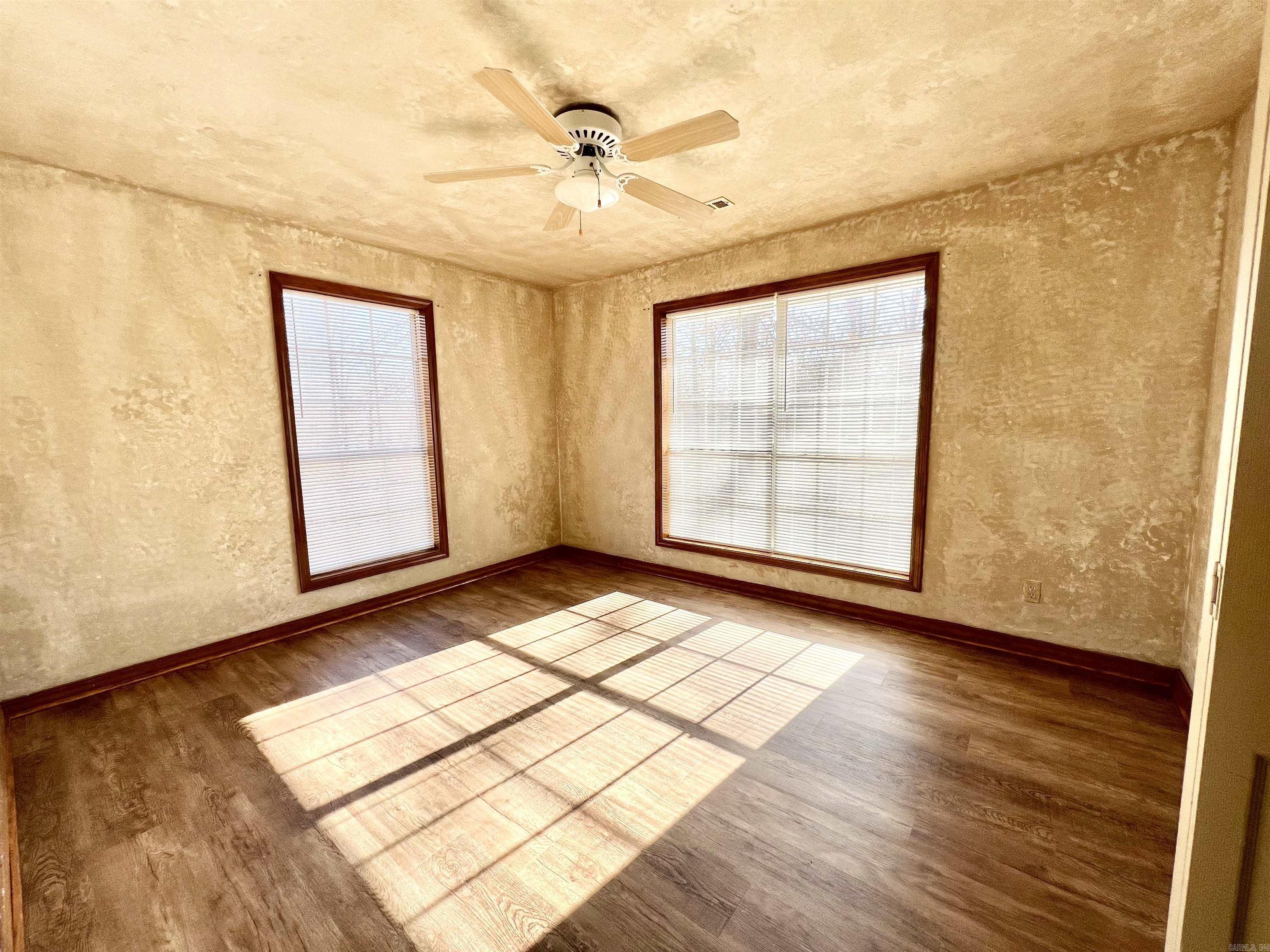 410  Davis Creek Rd.  Marshall, AR