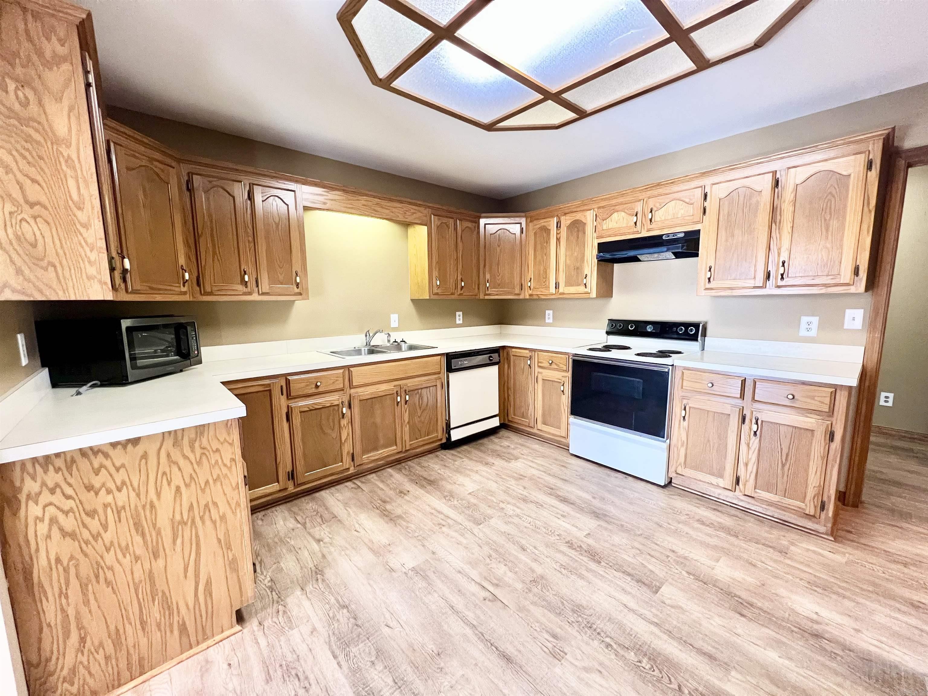 410  Davis Creek Rd.  Marshall, AR
