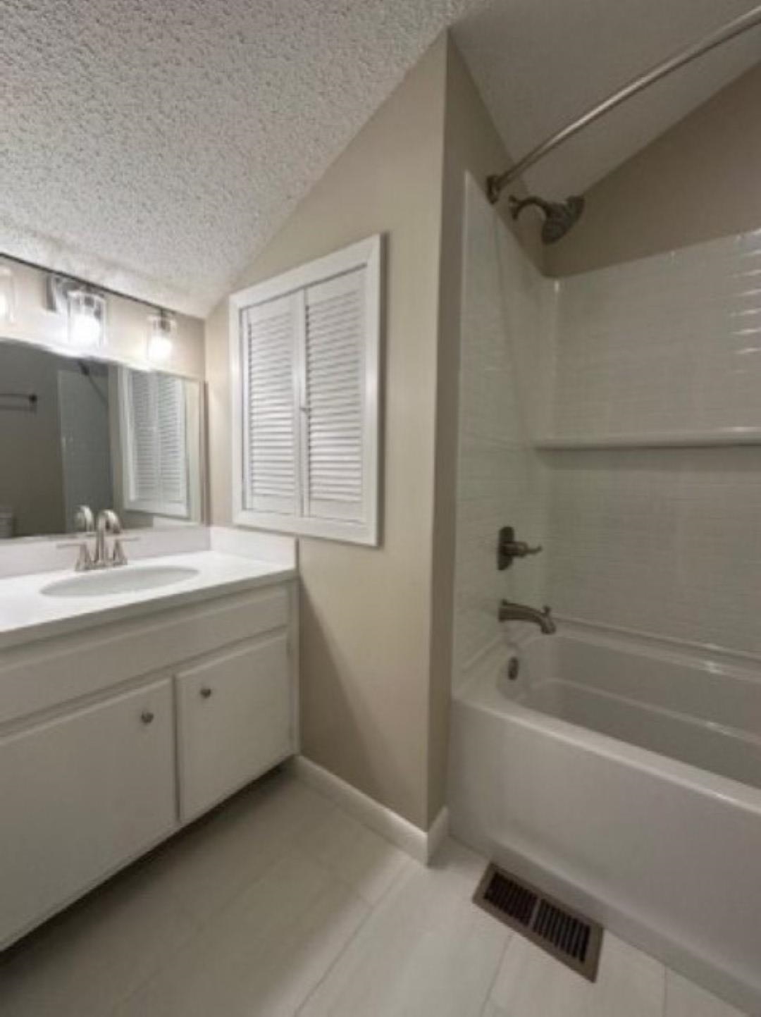 2711-C  Greenbriar  Jonesboro, AR