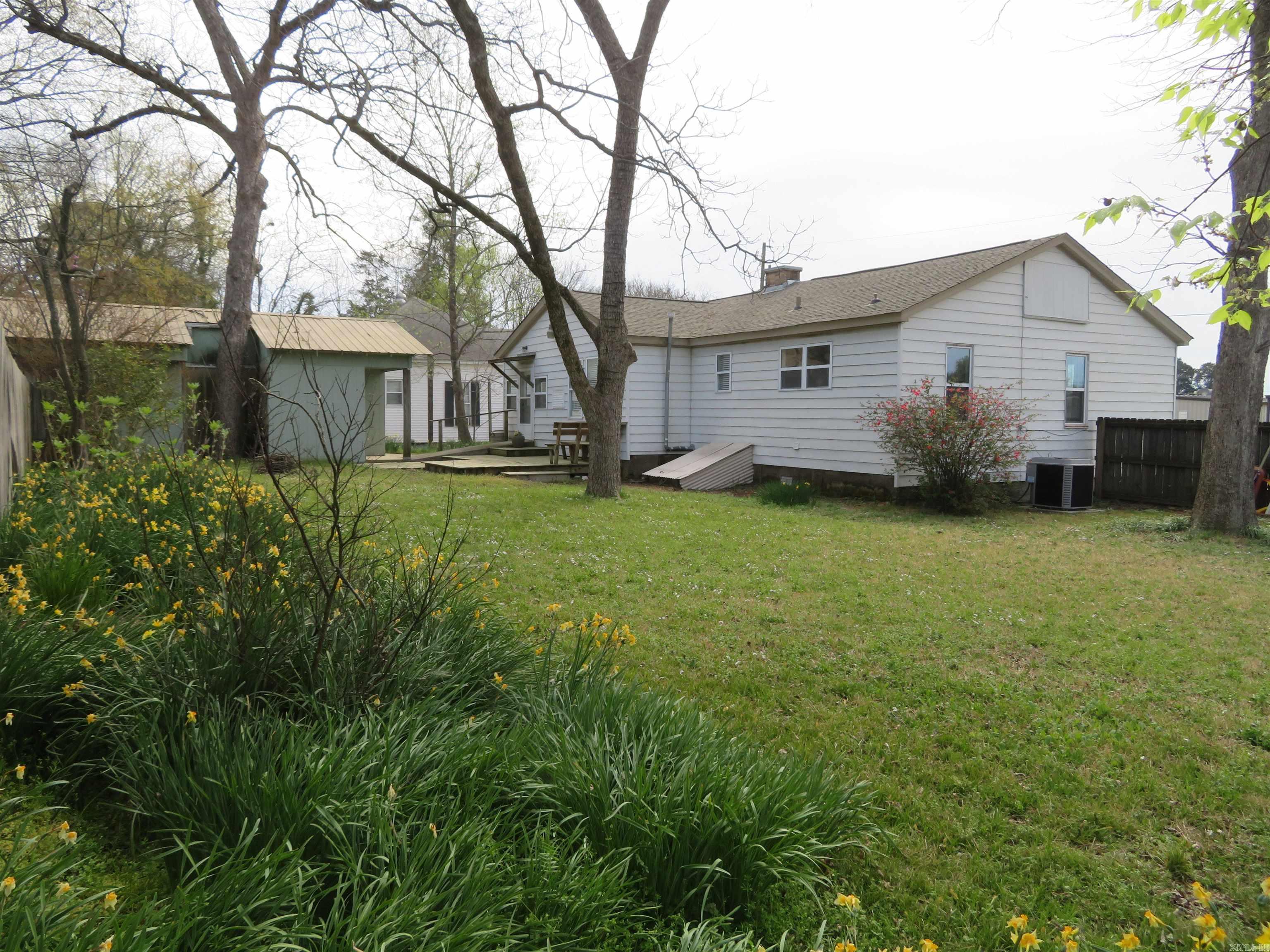 1124  Clinton  Arkadelphia, AR