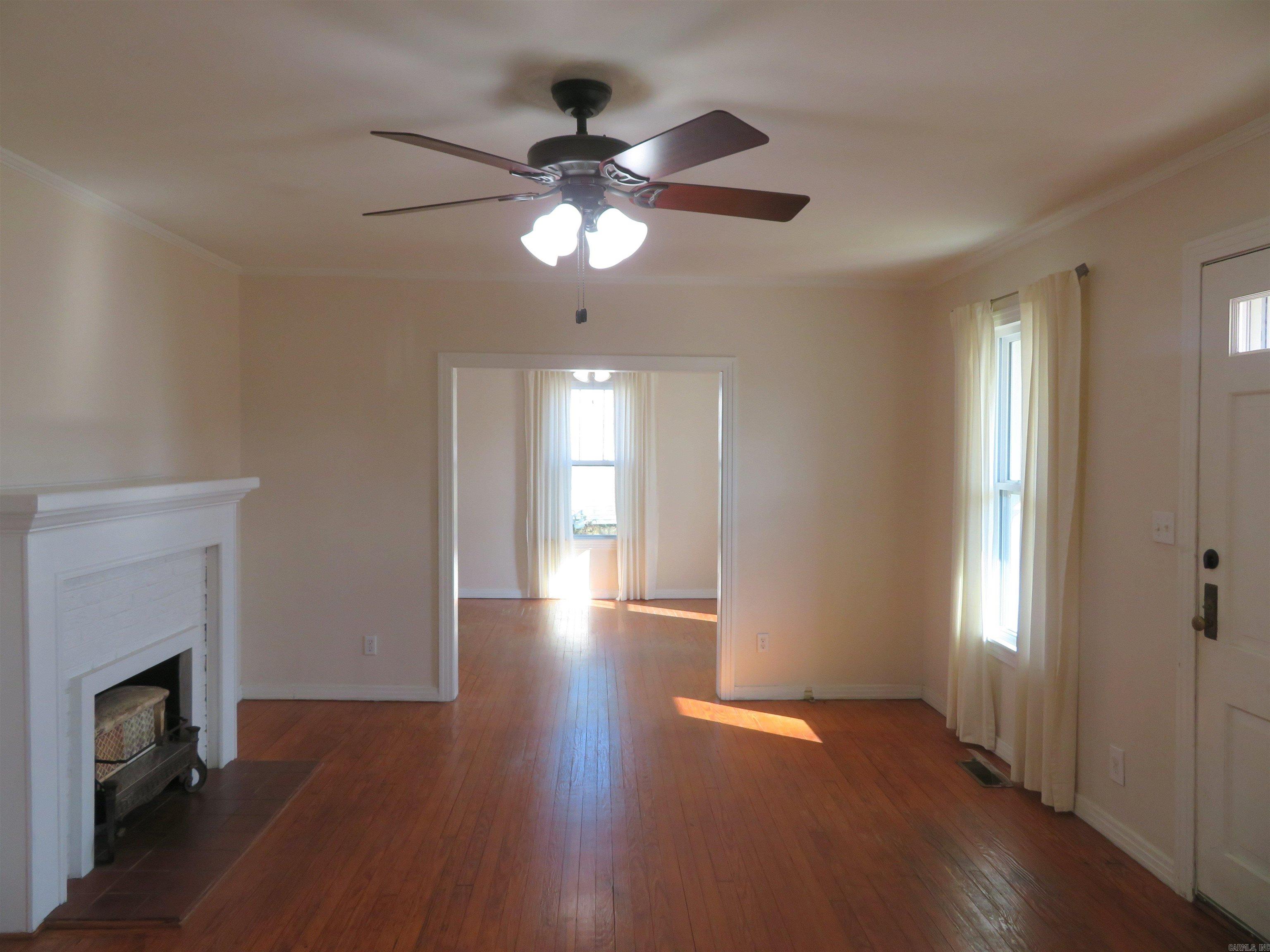 1124  Clinton  Arkadelphia, AR