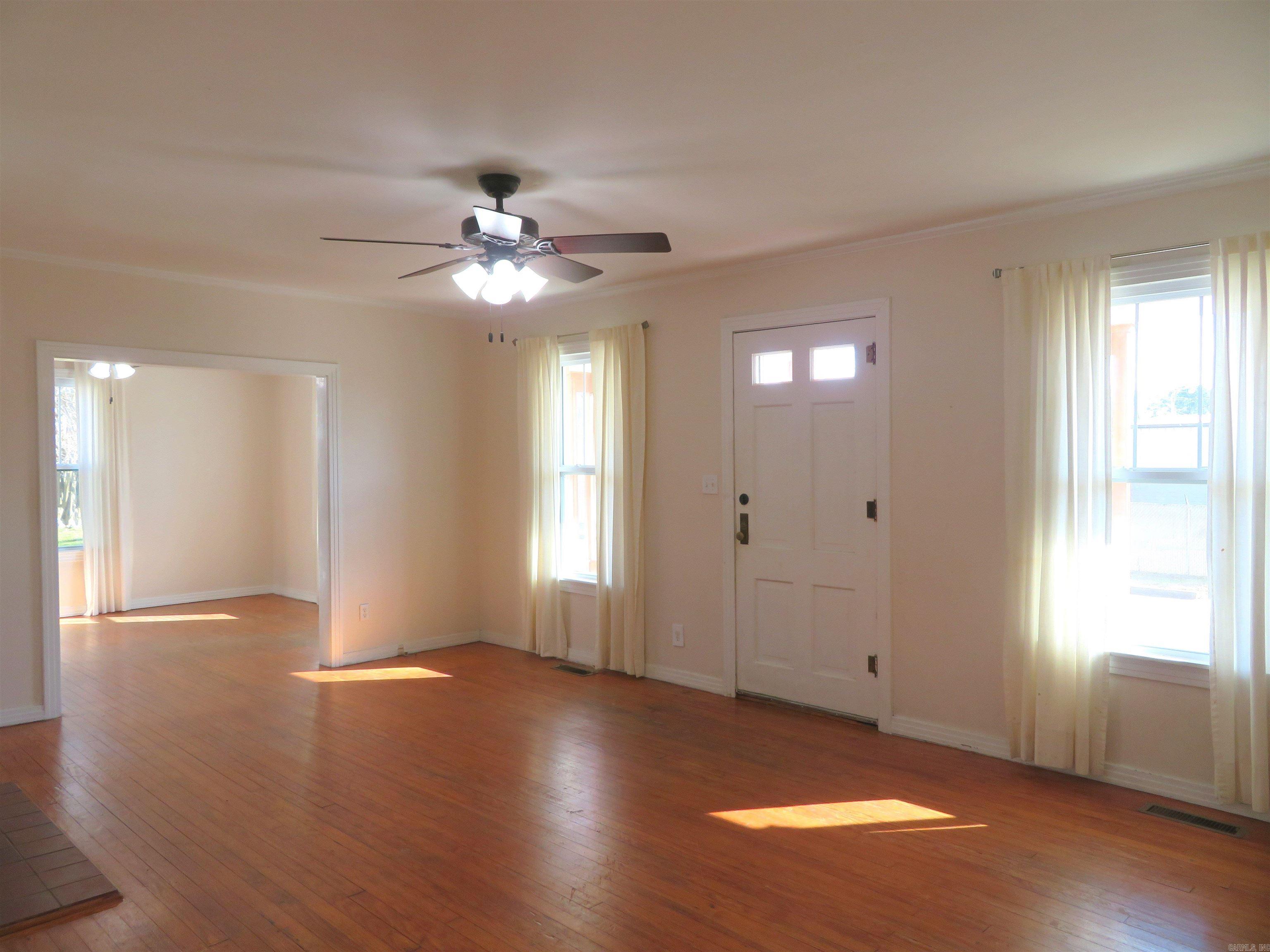 1124  Clinton  Arkadelphia, AR