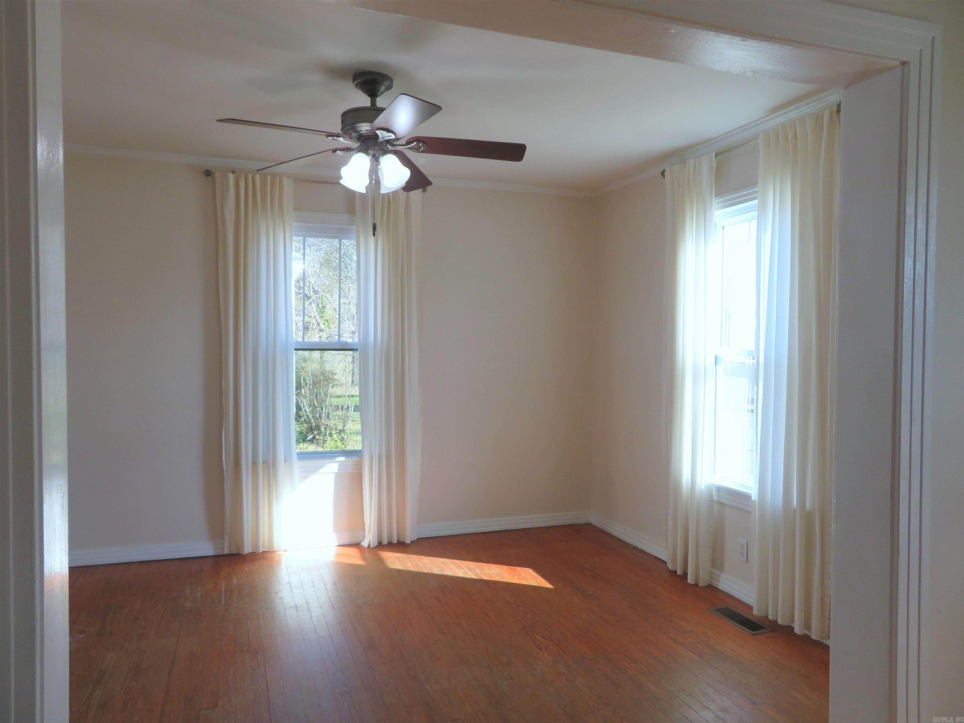 1124  Clinton  Arkadelphia, AR