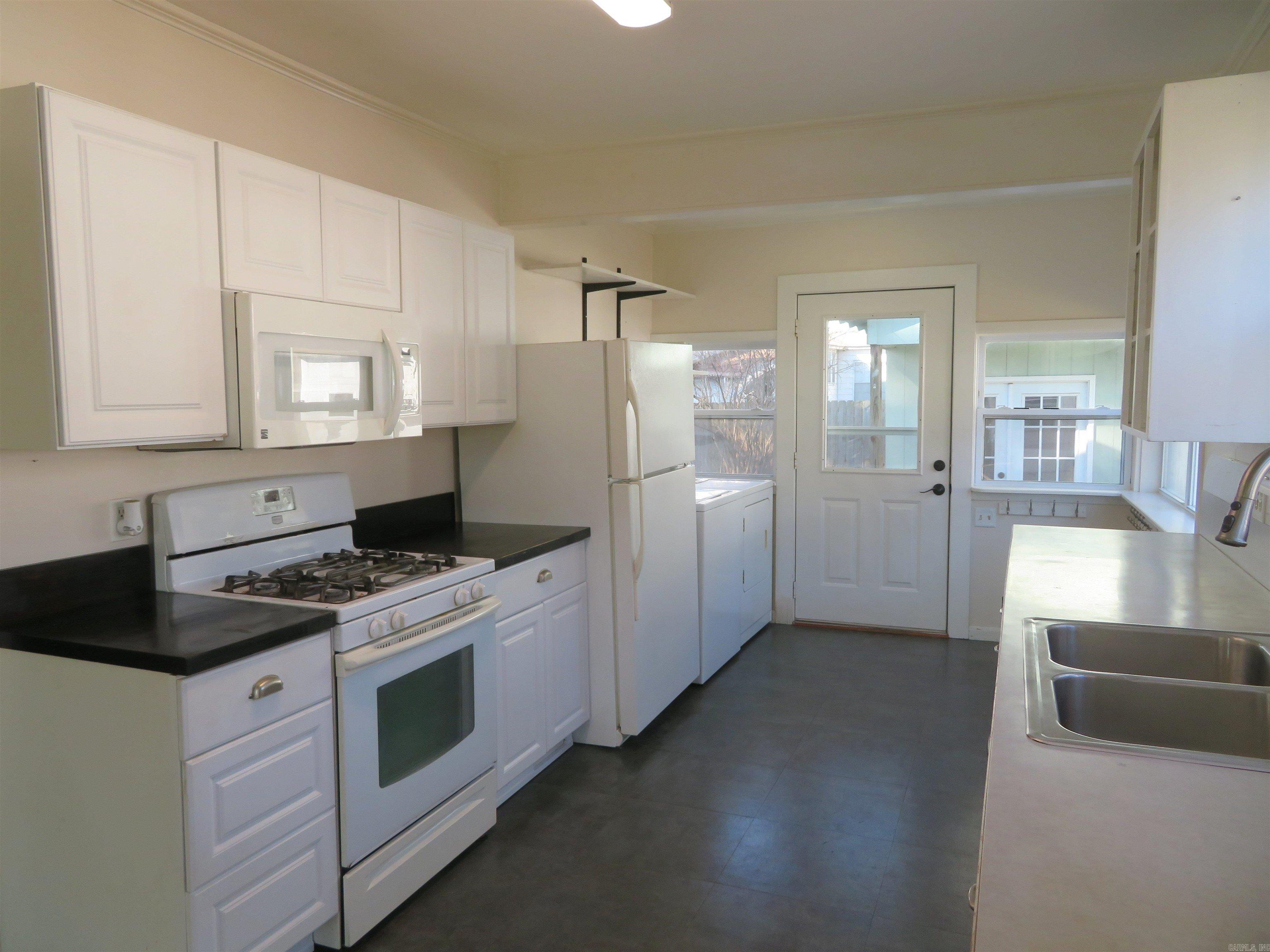 1124  Clinton  Arkadelphia, AR