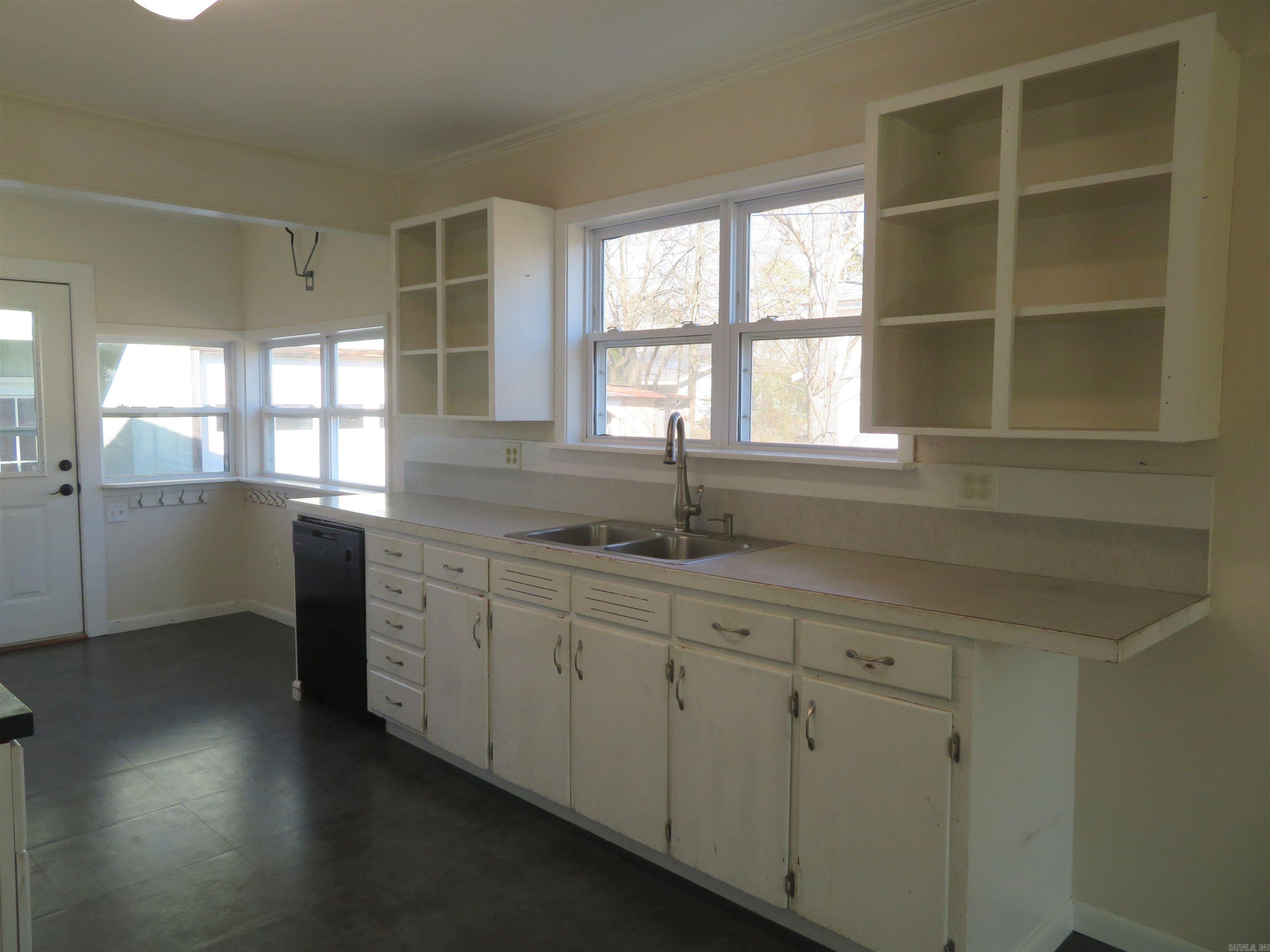 1124  Clinton  Arkadelphia, AR