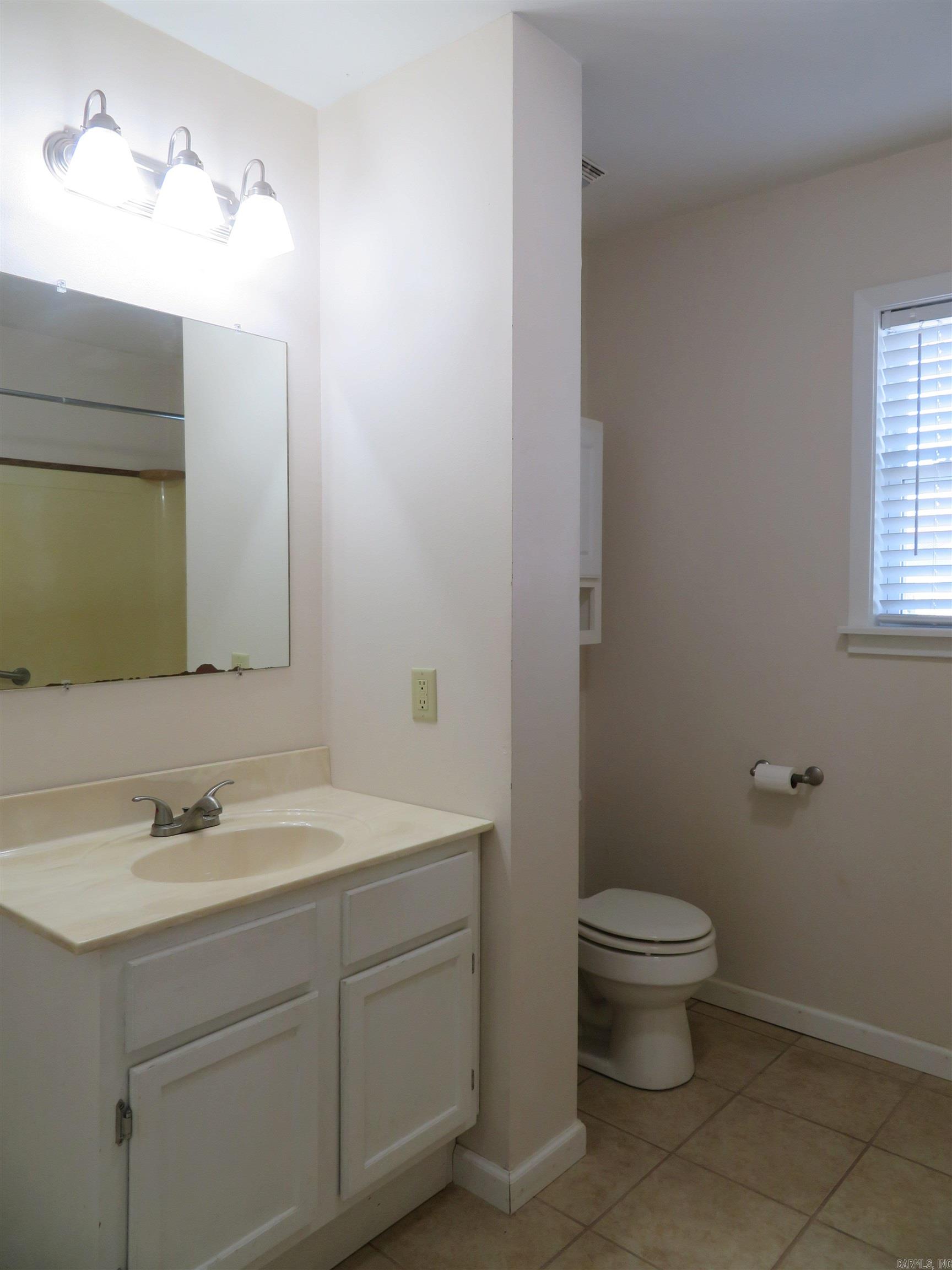 1124  Clinton  Arkadelphia, AR