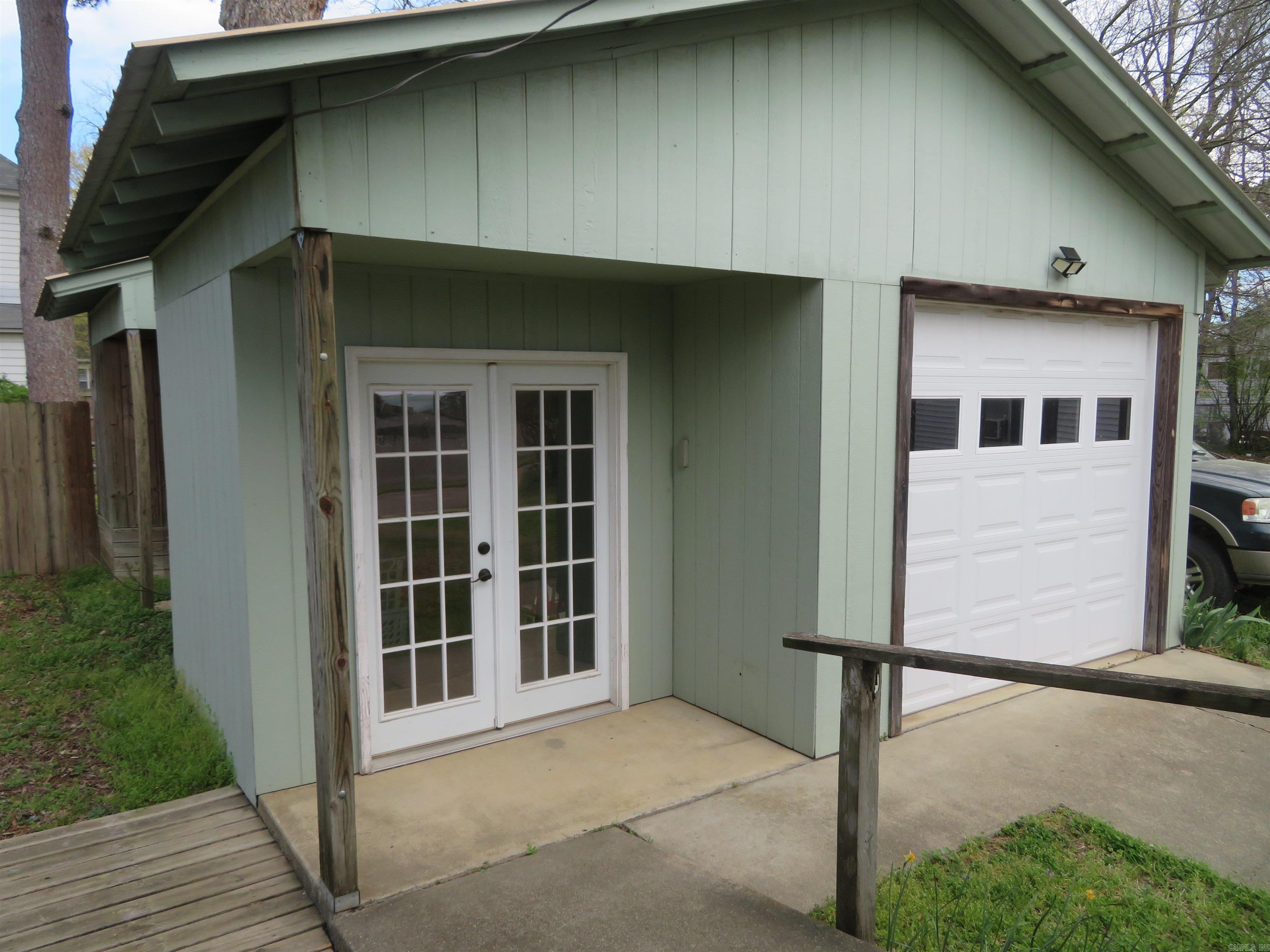 1124  Clinton  Arkadelphia, AR