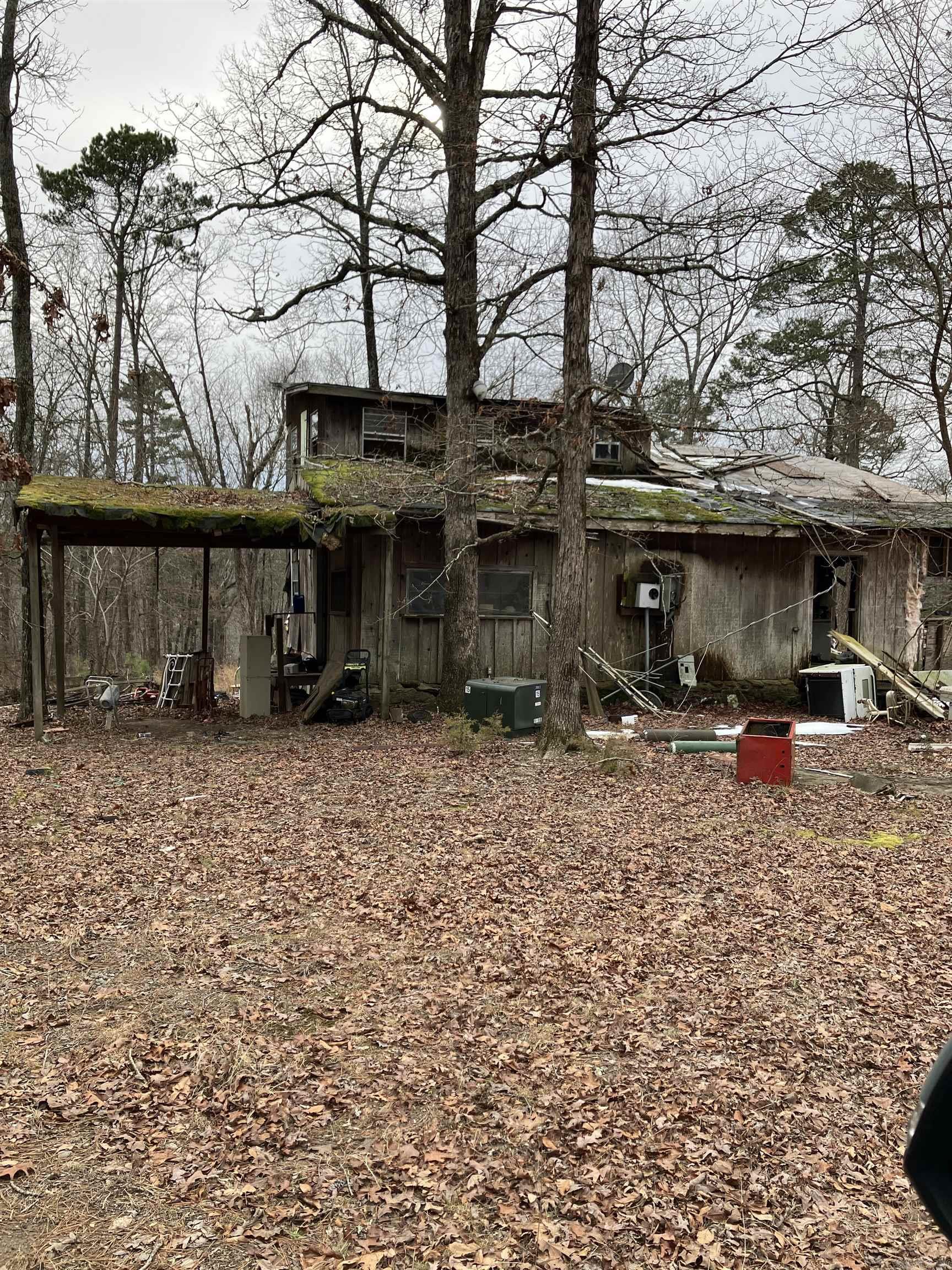 12329 W Highway 16  Clinton, AR