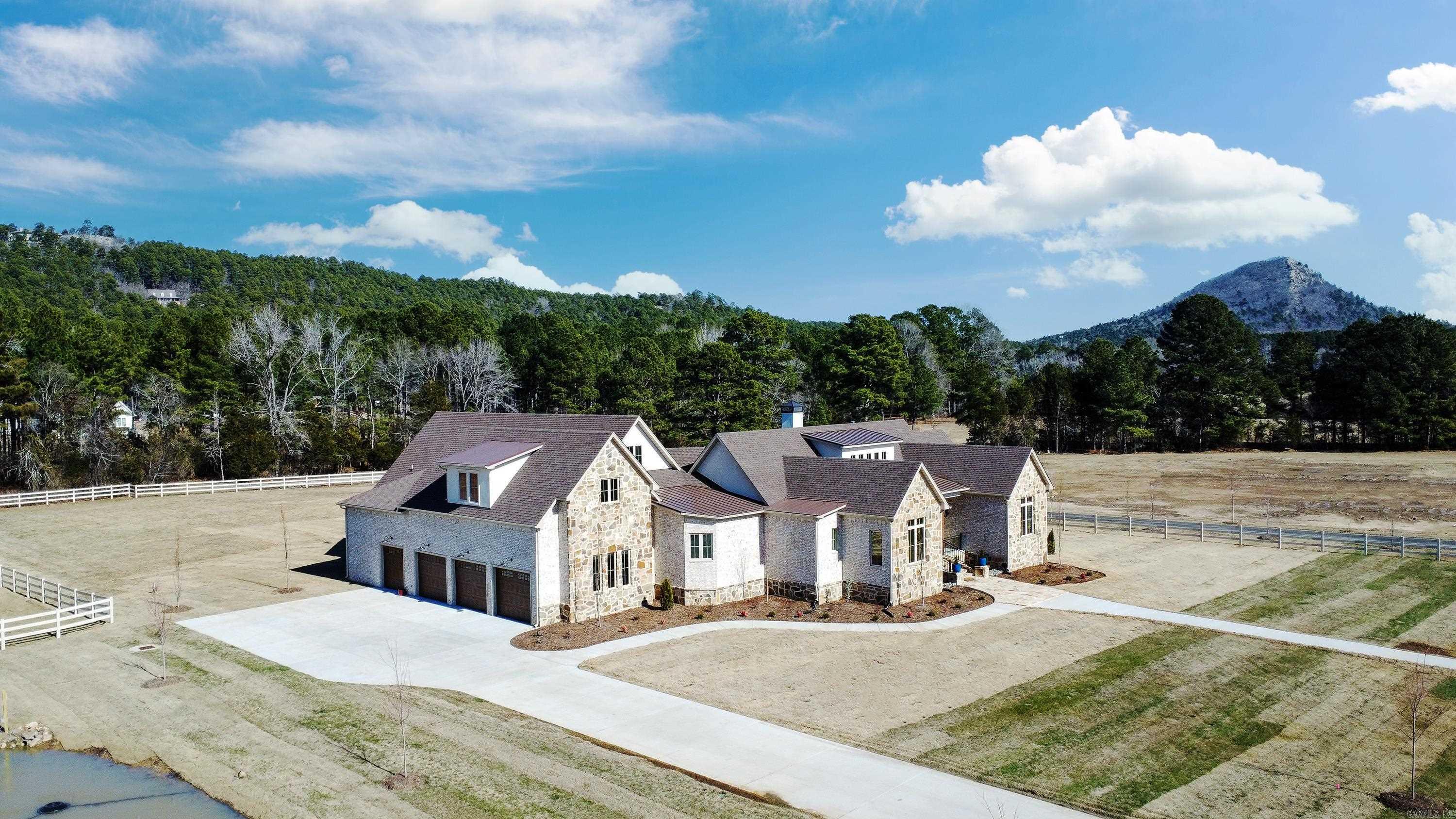 3 Sweet Gum Grove Roland, AR 72135