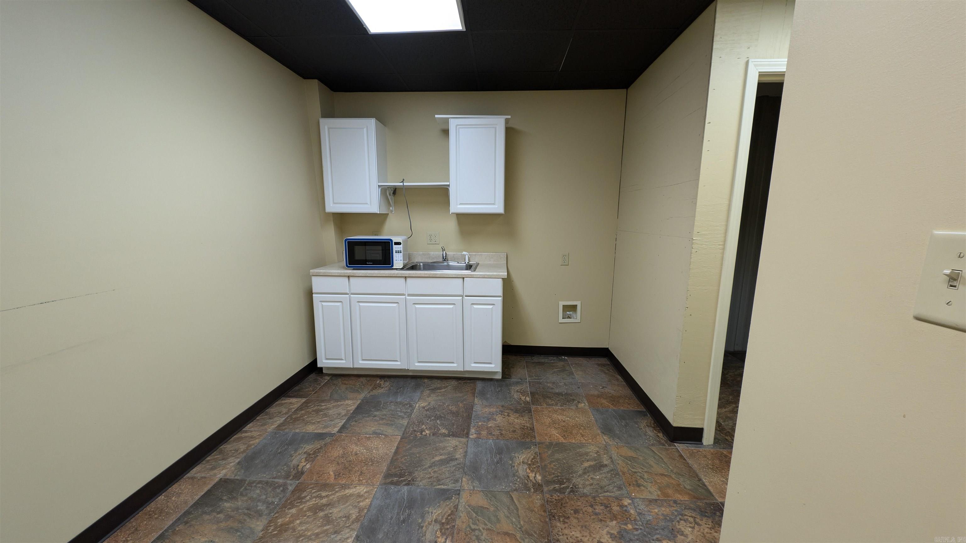 1621 E Beebe Capps  Searcy, AR