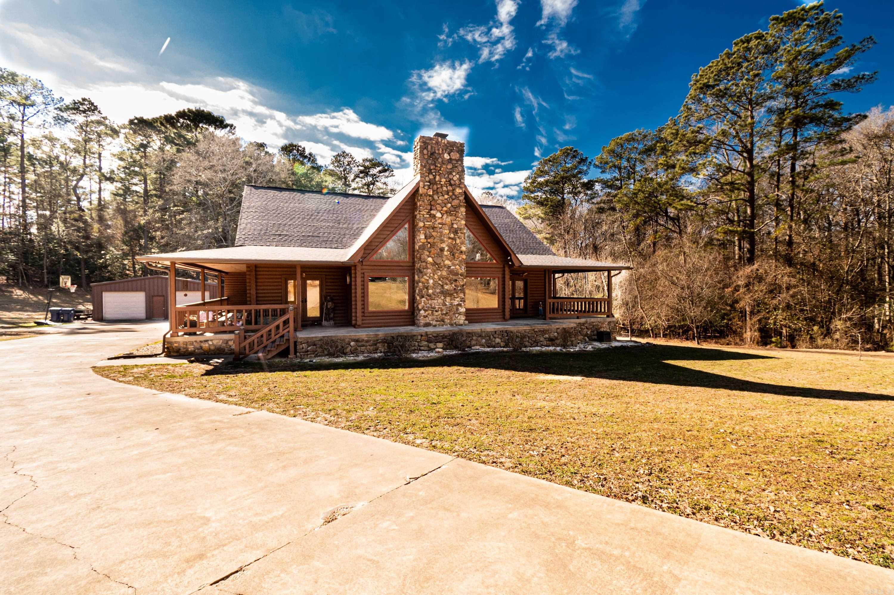 275  Pine Valley Dr.  El Dorado, AR