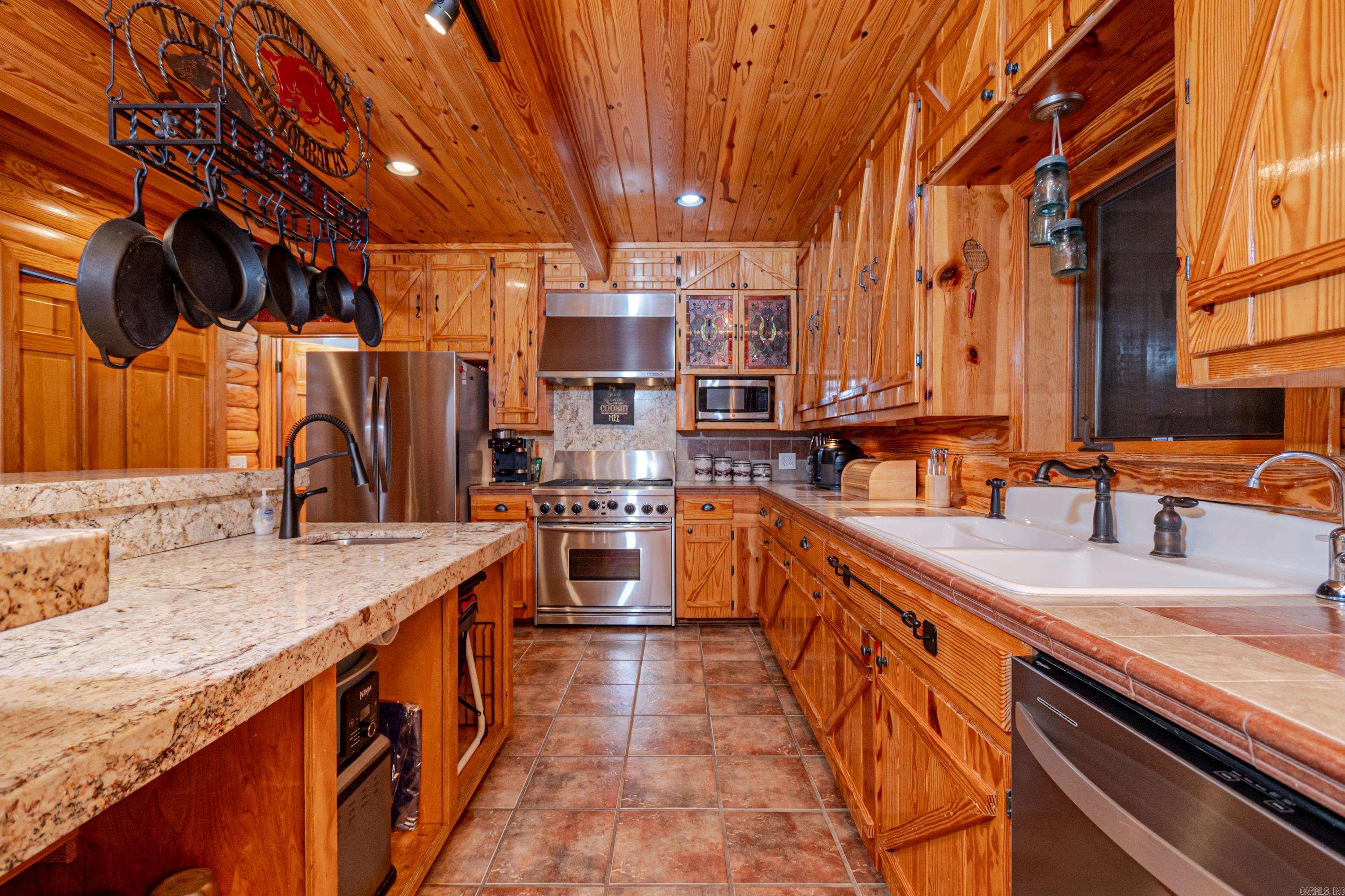 275  Pine Valley Dr.  El Dorado, AR