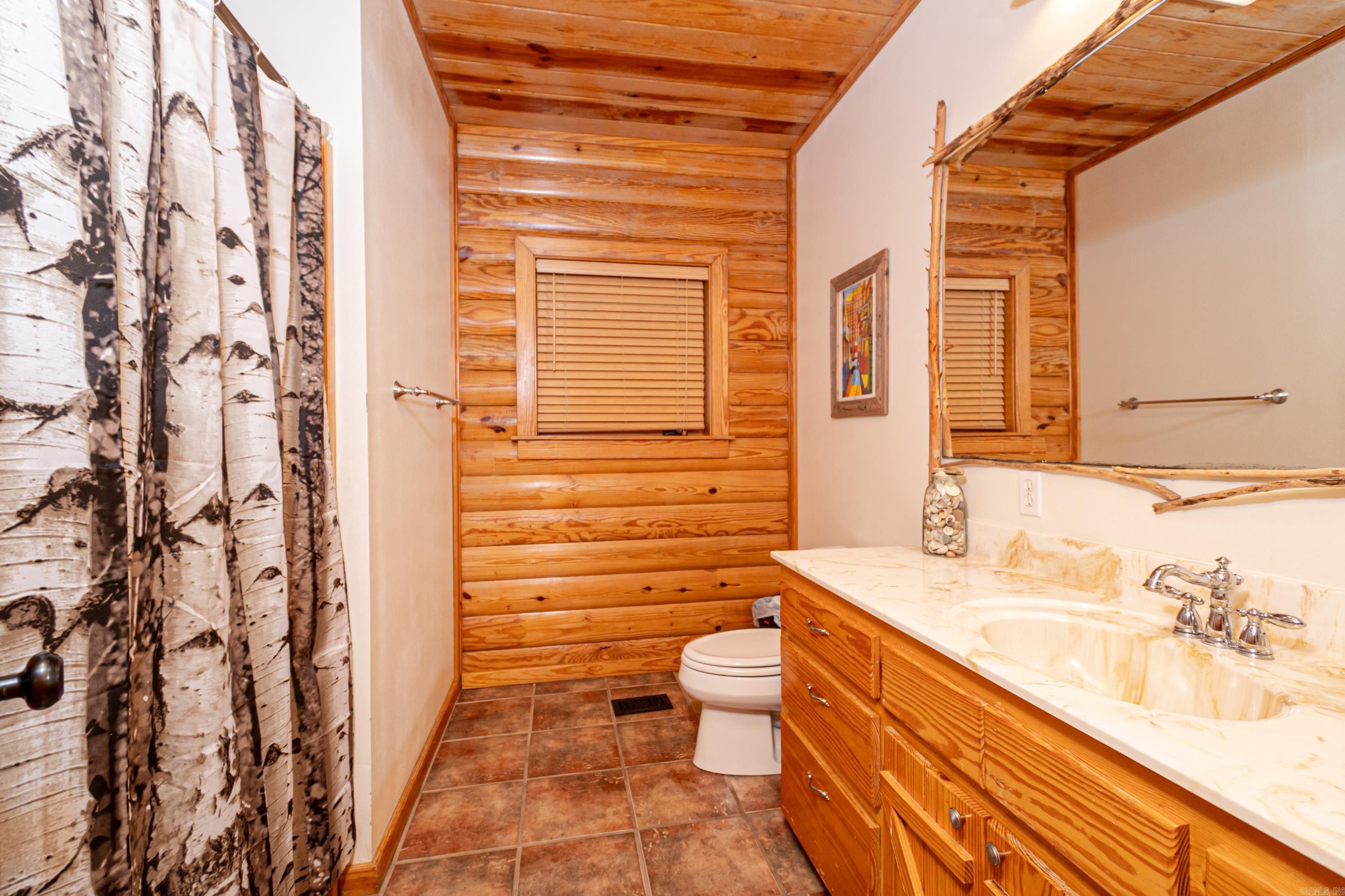 275  Pine Valley Dr.  El Dorado, AR
