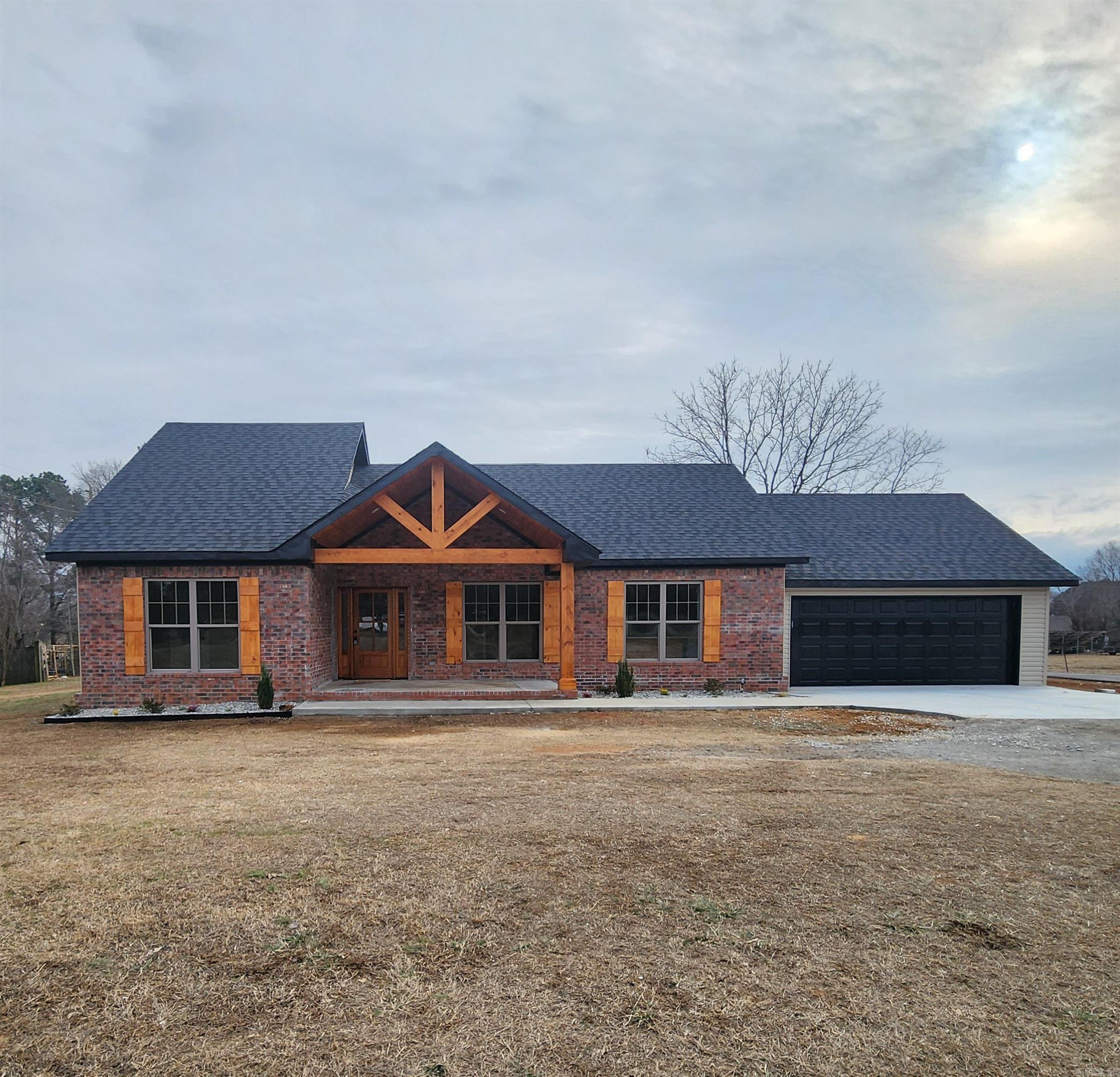 1013 W Booth  Searcy, AR