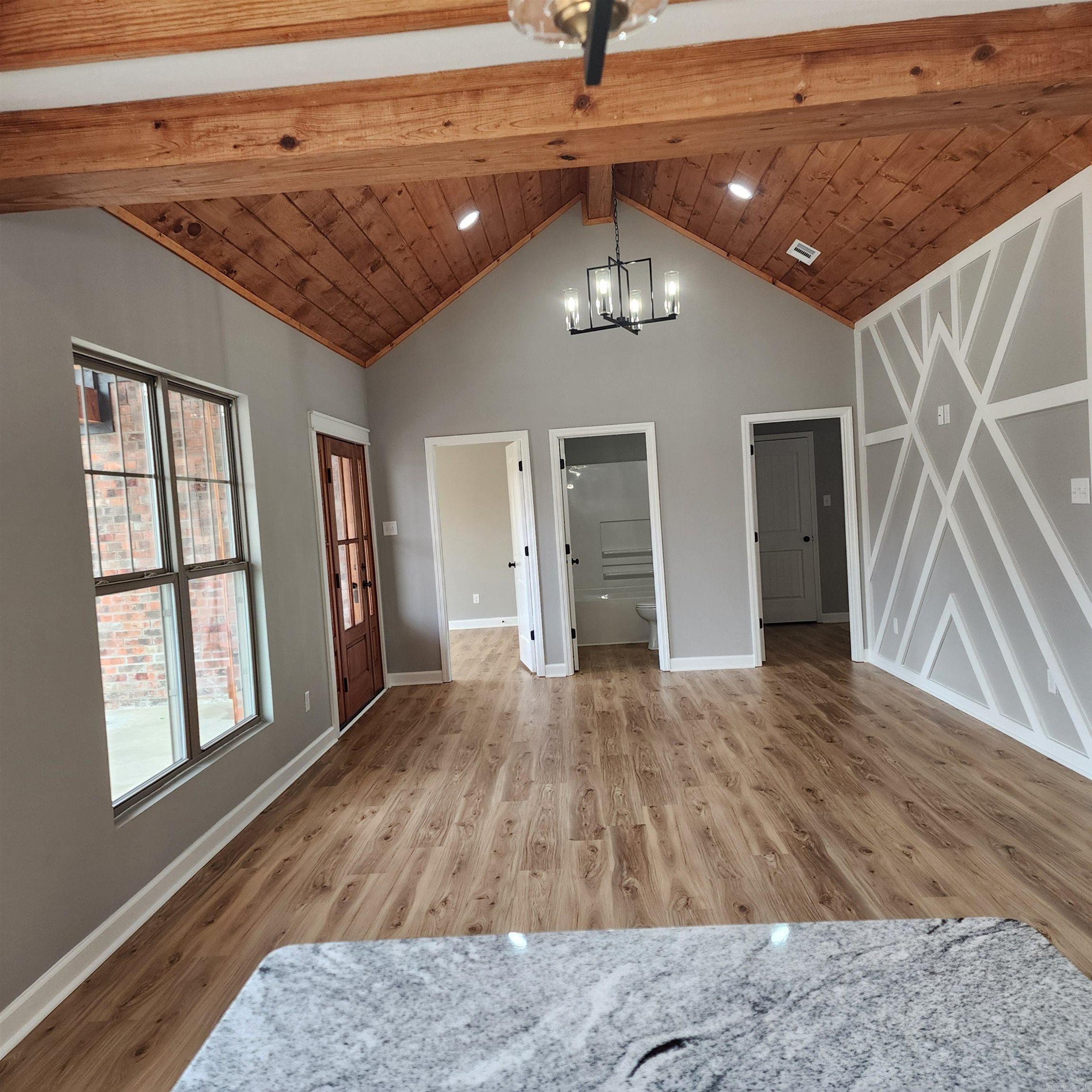 1013 W Booth  Searcy, AR