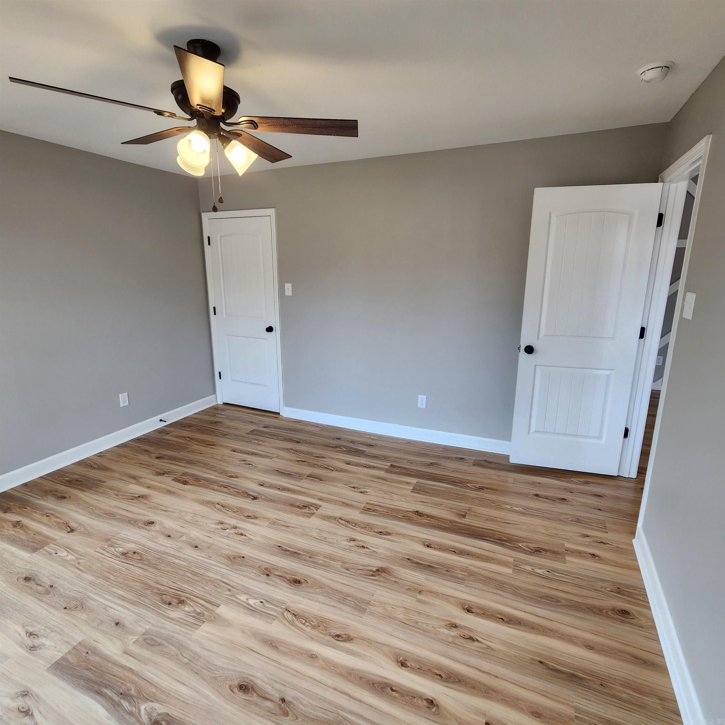 1013 W Booth  Searcy, AR