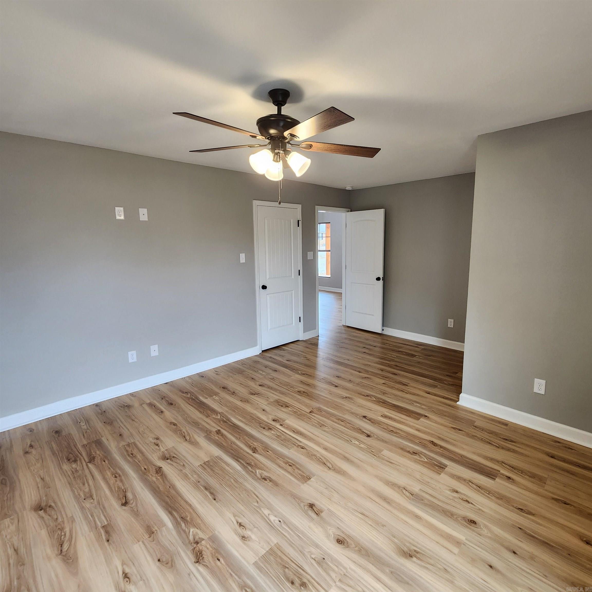1013 W Booth  Searcy, AR