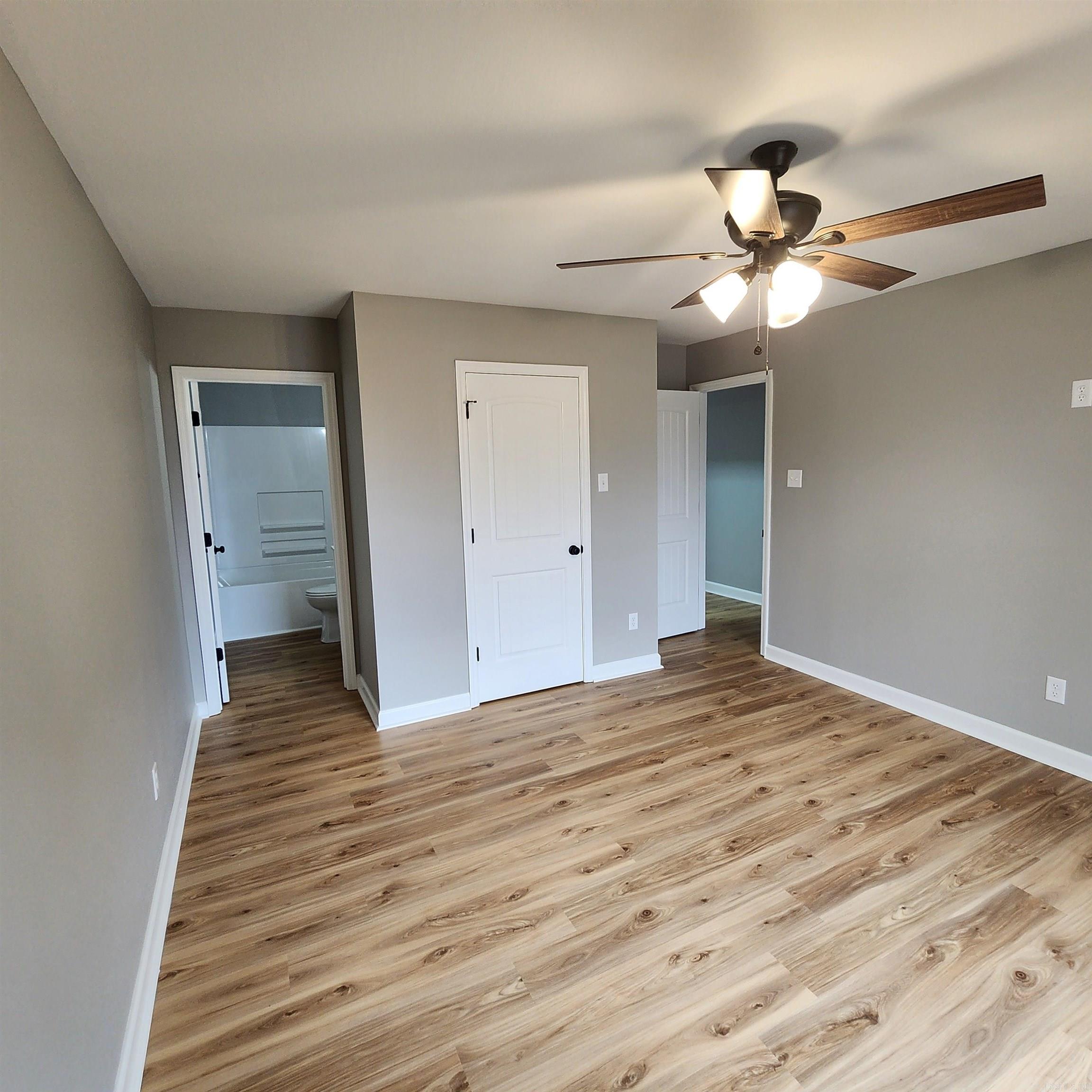 1013 W Booth  Searcy, AR
